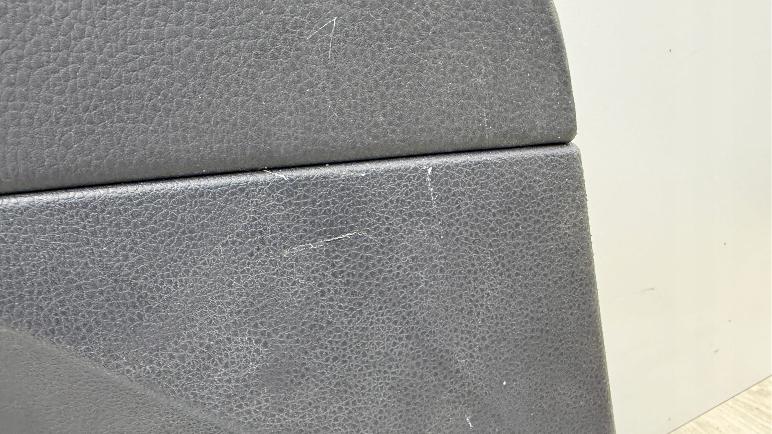 VW GOLF VII 7 5D upholstery BICZEK door left front handle K141/35NIK