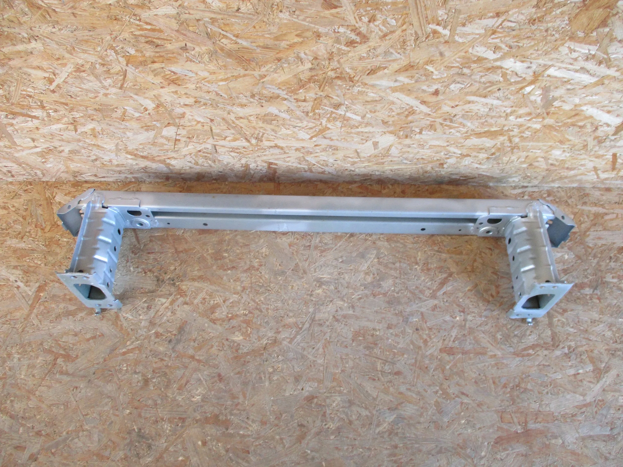 bumper support front TOYOTA AVENSIS T27