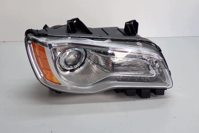 CHRYSLER 300C II XENON 10-23 reflektor right light right 68042154AF