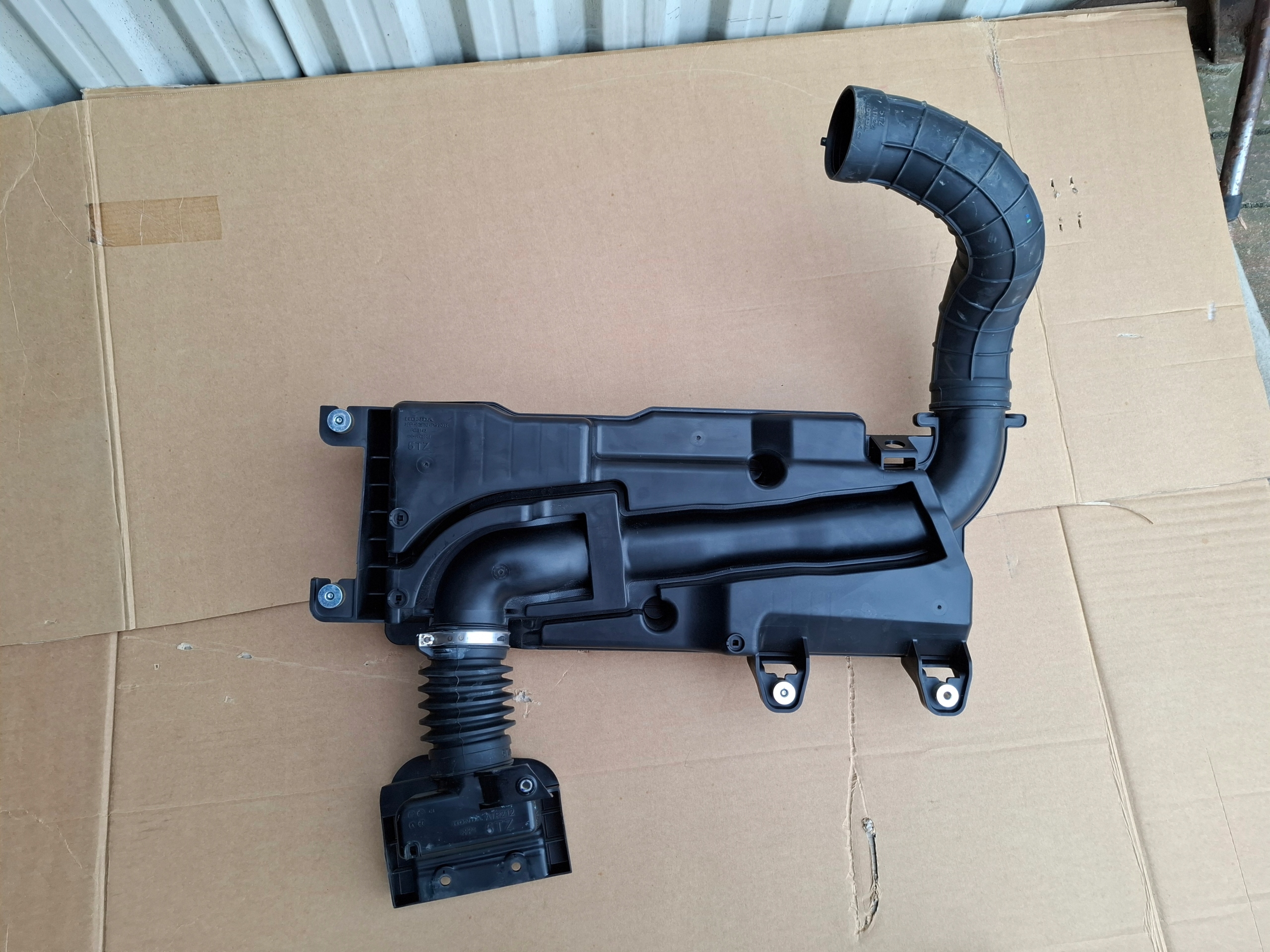 Dolot rezonator luft Honda CRV 5 CR-V V 2.0 hybryda 2022