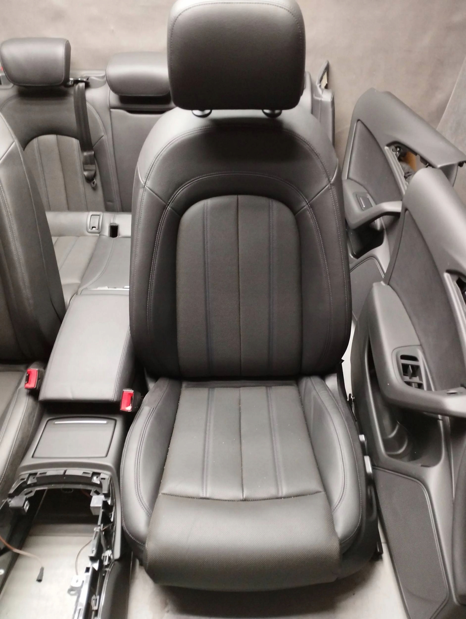 Audi A6 C7 4G seats side leather WENTYLOWANE