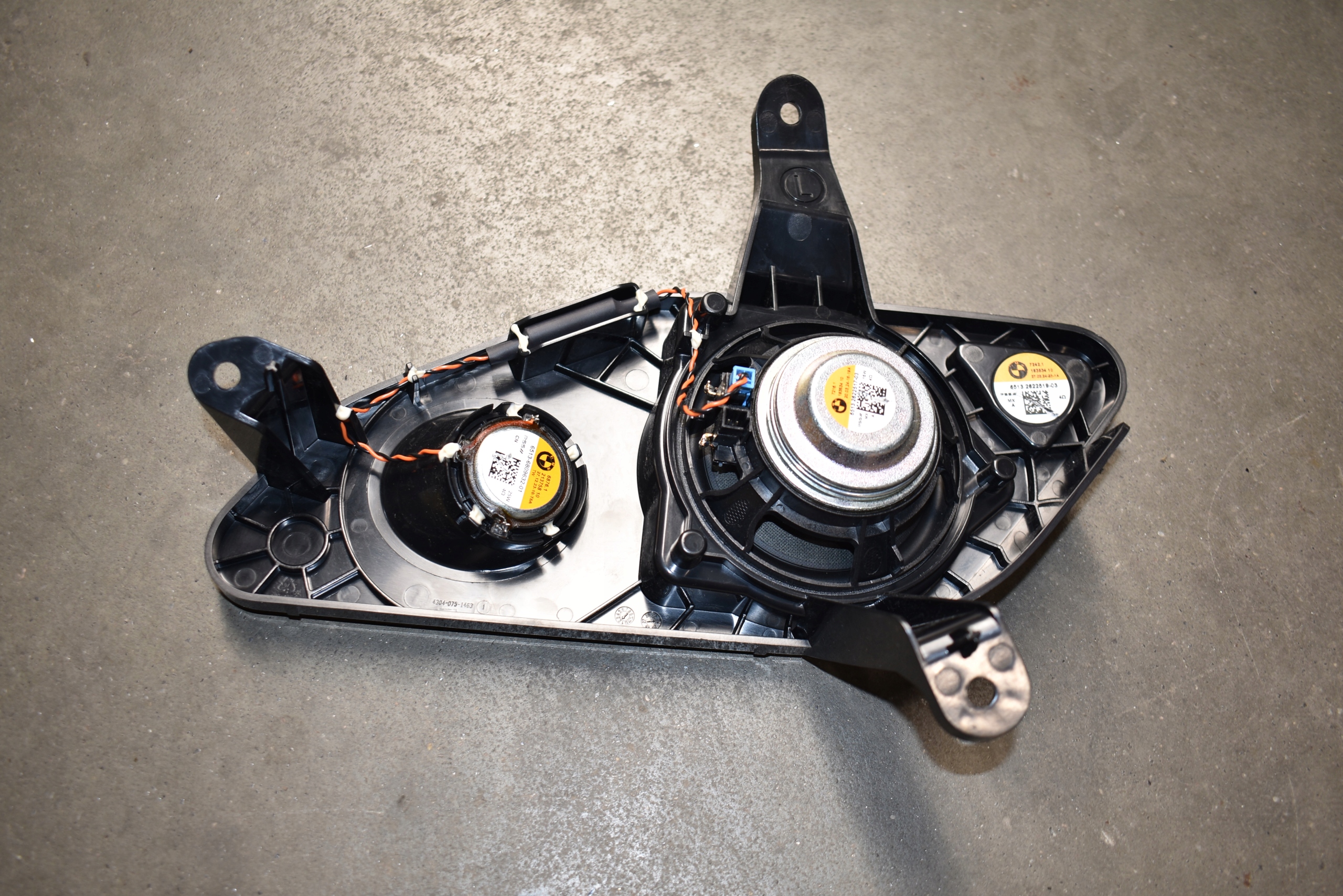 IDEALNY speaker left HARMAN KARDON BMW G05 1