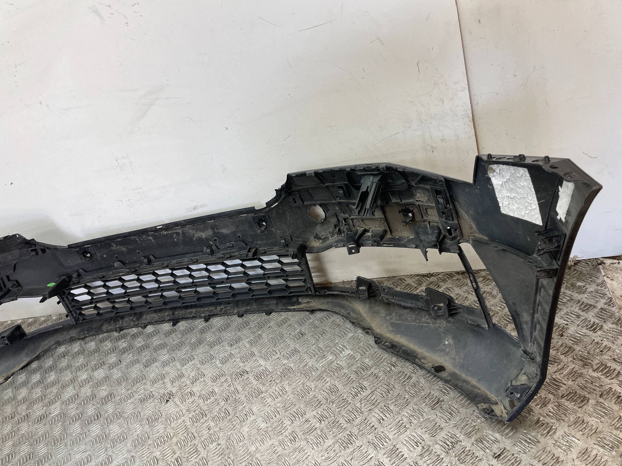 front bumper front SKODA SUPERB 3 III 3V LIFT 19- 6 X PDC washers