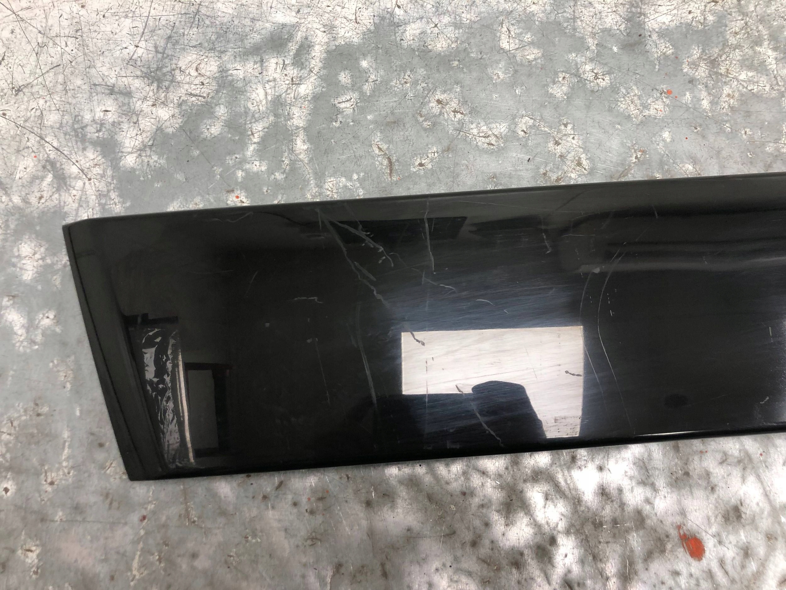 pad below REJESTRACJE front AUDI Q5 8R0807287B