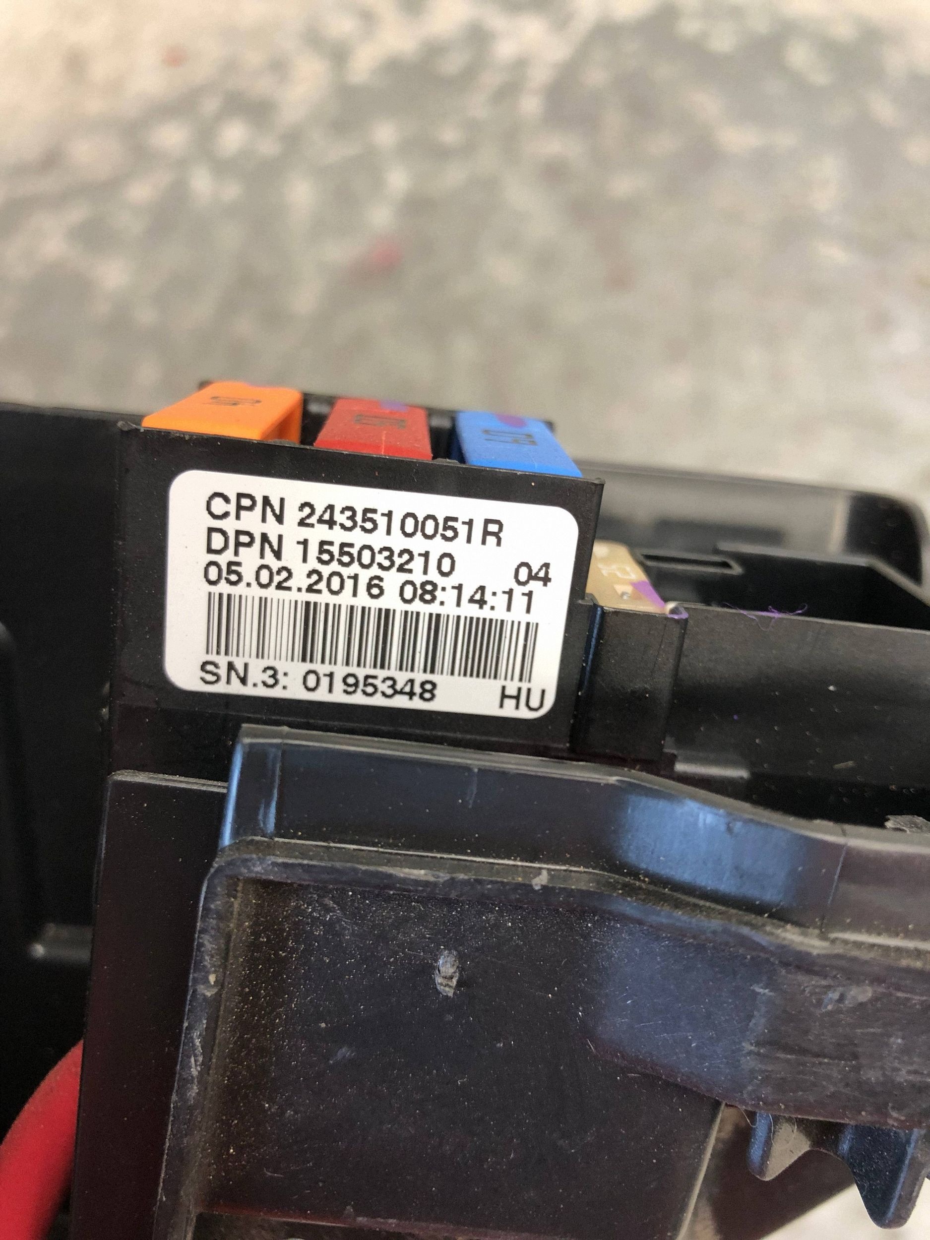 fuse box RENAULT TWINGO III 243510051R