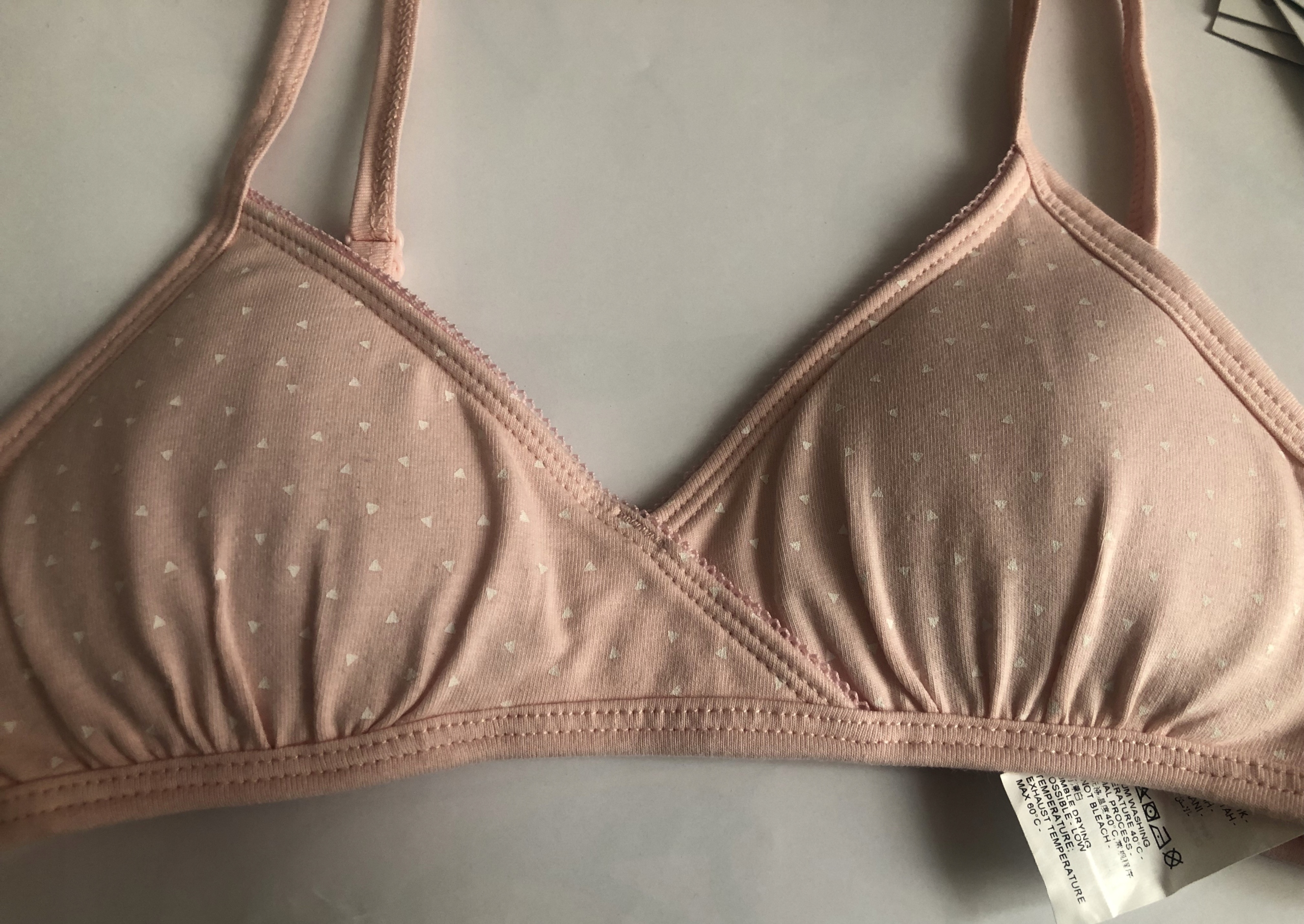 OUTLET WŁOSKI DZIĘWCZĘCY BIUSTONOSZ BAWEŁNIANY OVS 134-140 CM Marka OVS