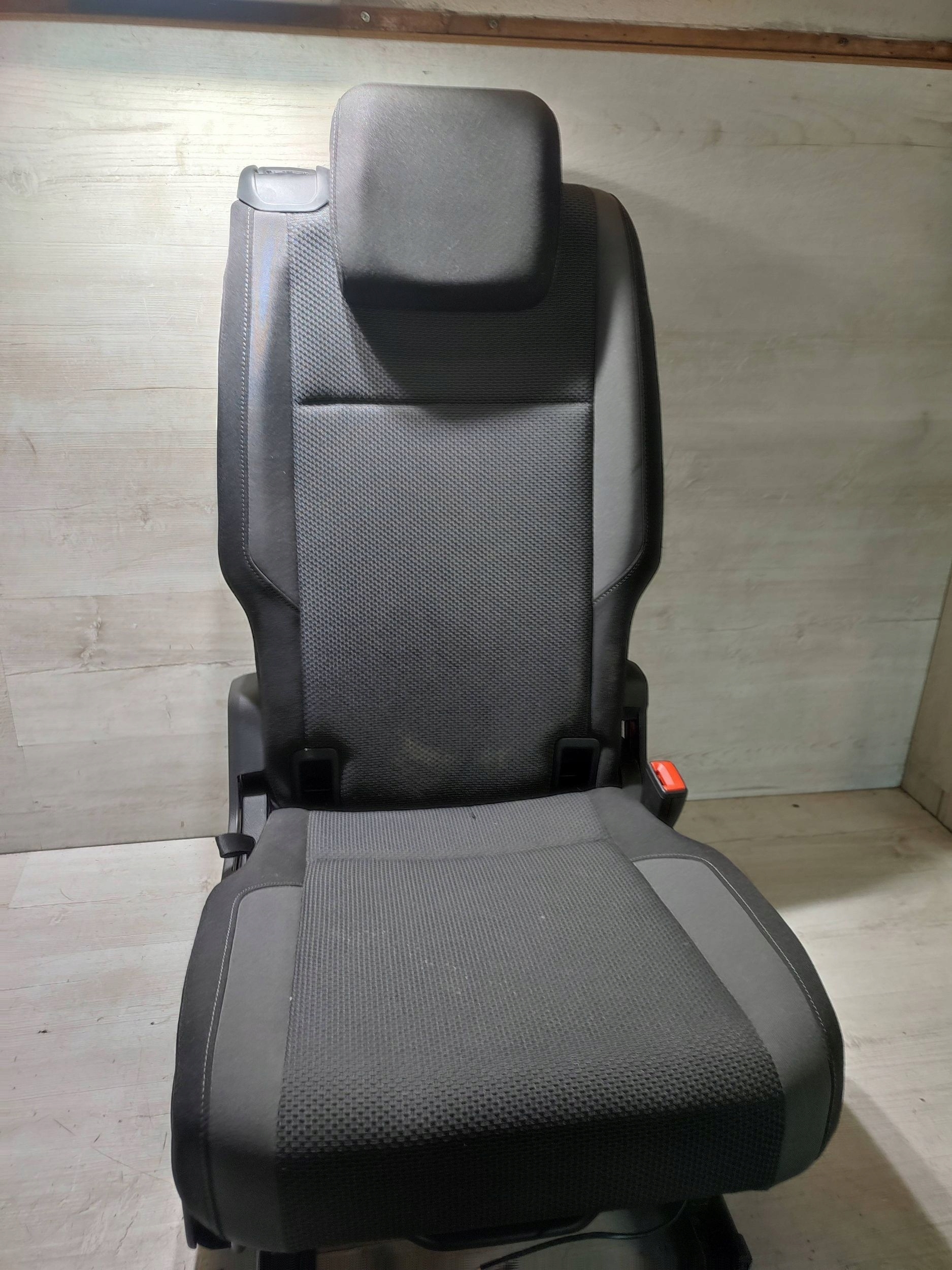 Volkswagen Touran III 2020 heck Seite rechts Sitz Sitz