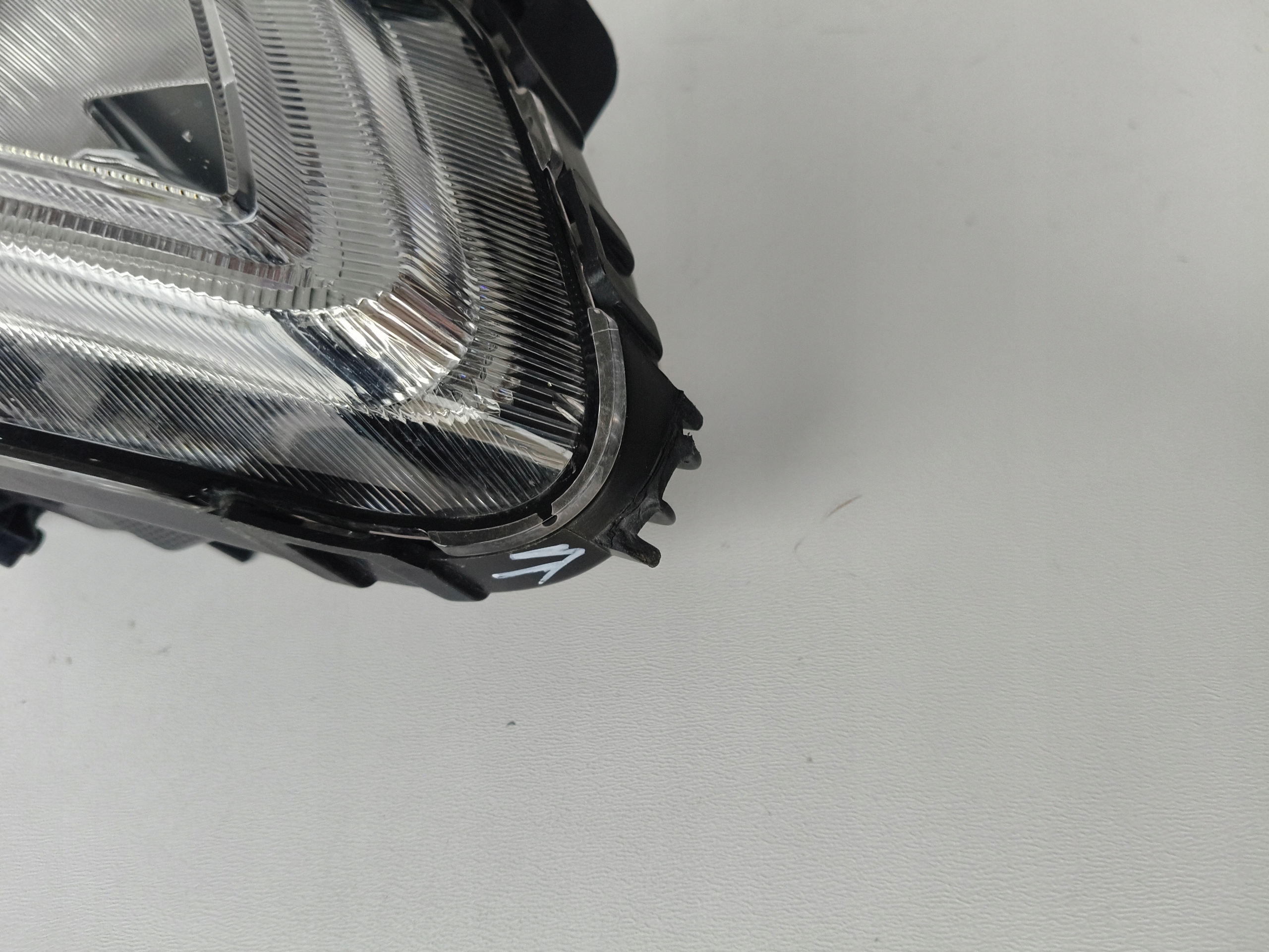 Nebelscheinwerfer links HYUNDAI TUCSON III 15