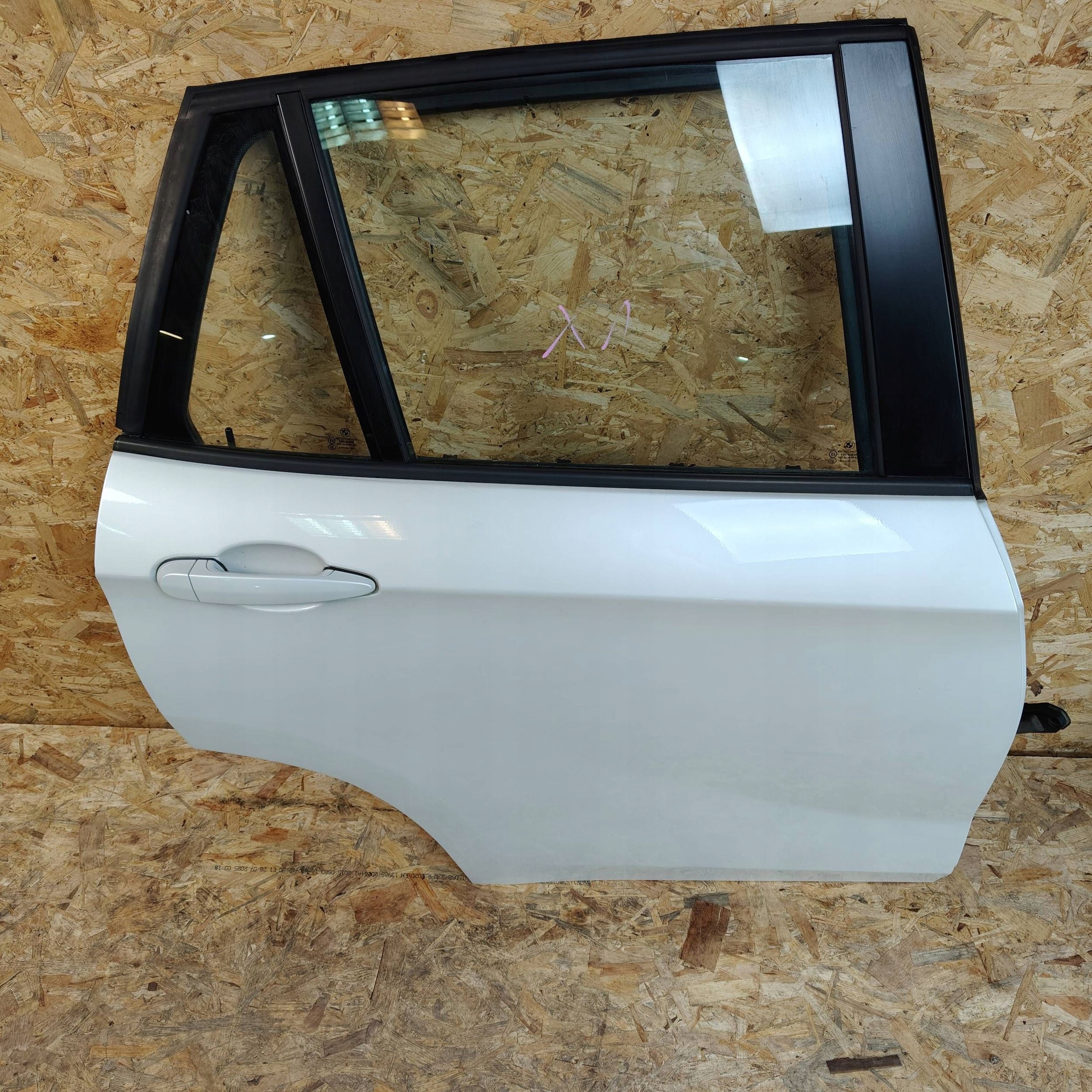 door rear. rear part side right BMW X1 E84 biala perla
