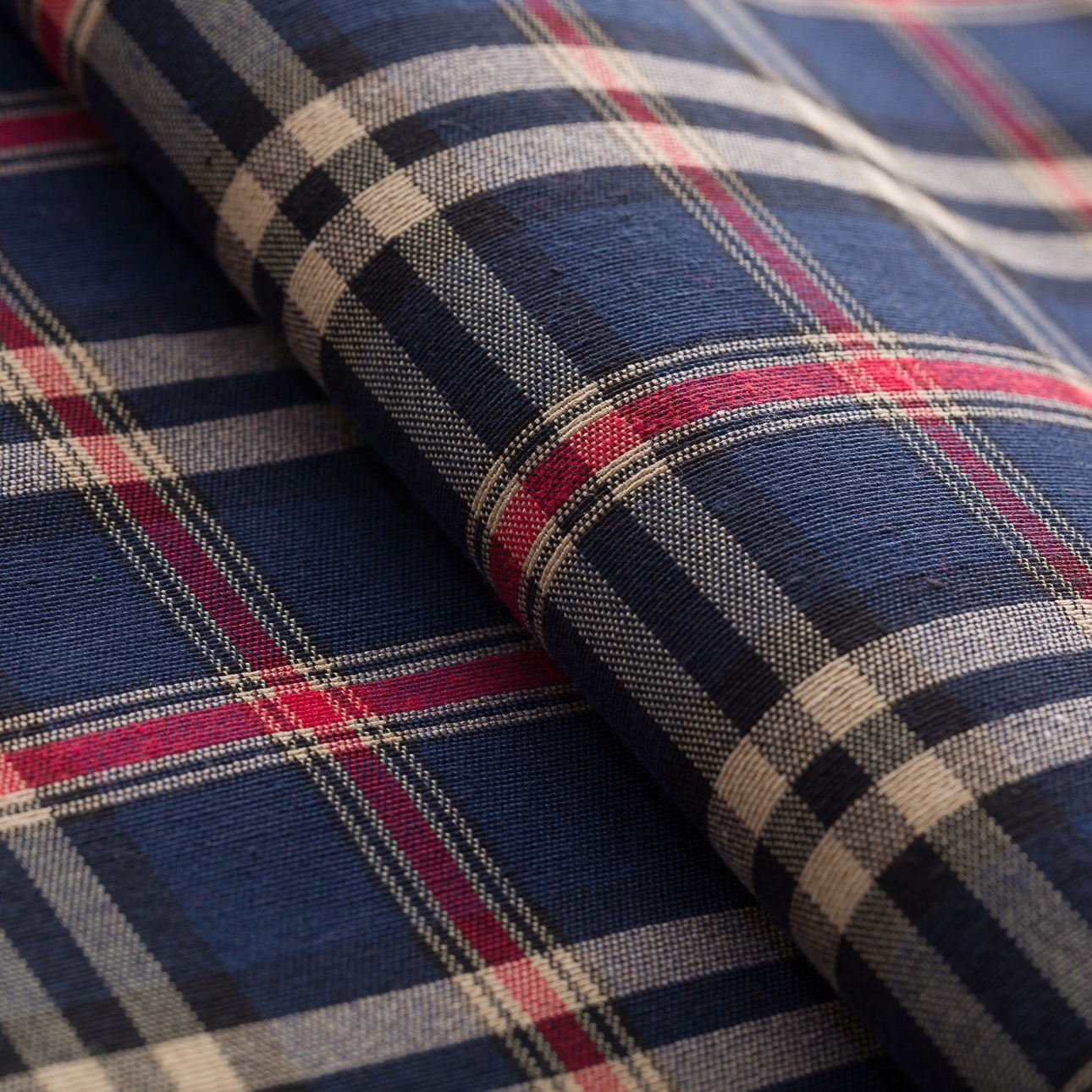 Dekoria Poszewka granatowo-czerwona kratka 60x40 Szerokość produktu 60 cm