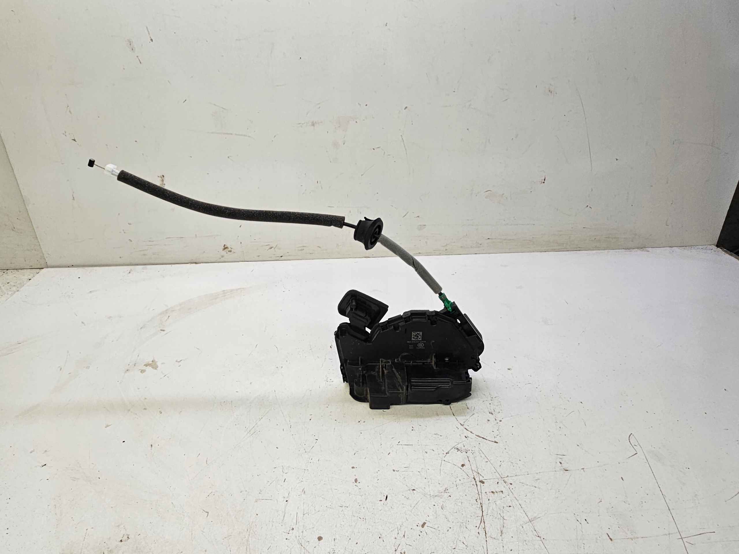 lock door right front AUDI Q3 F3 5TB837016A