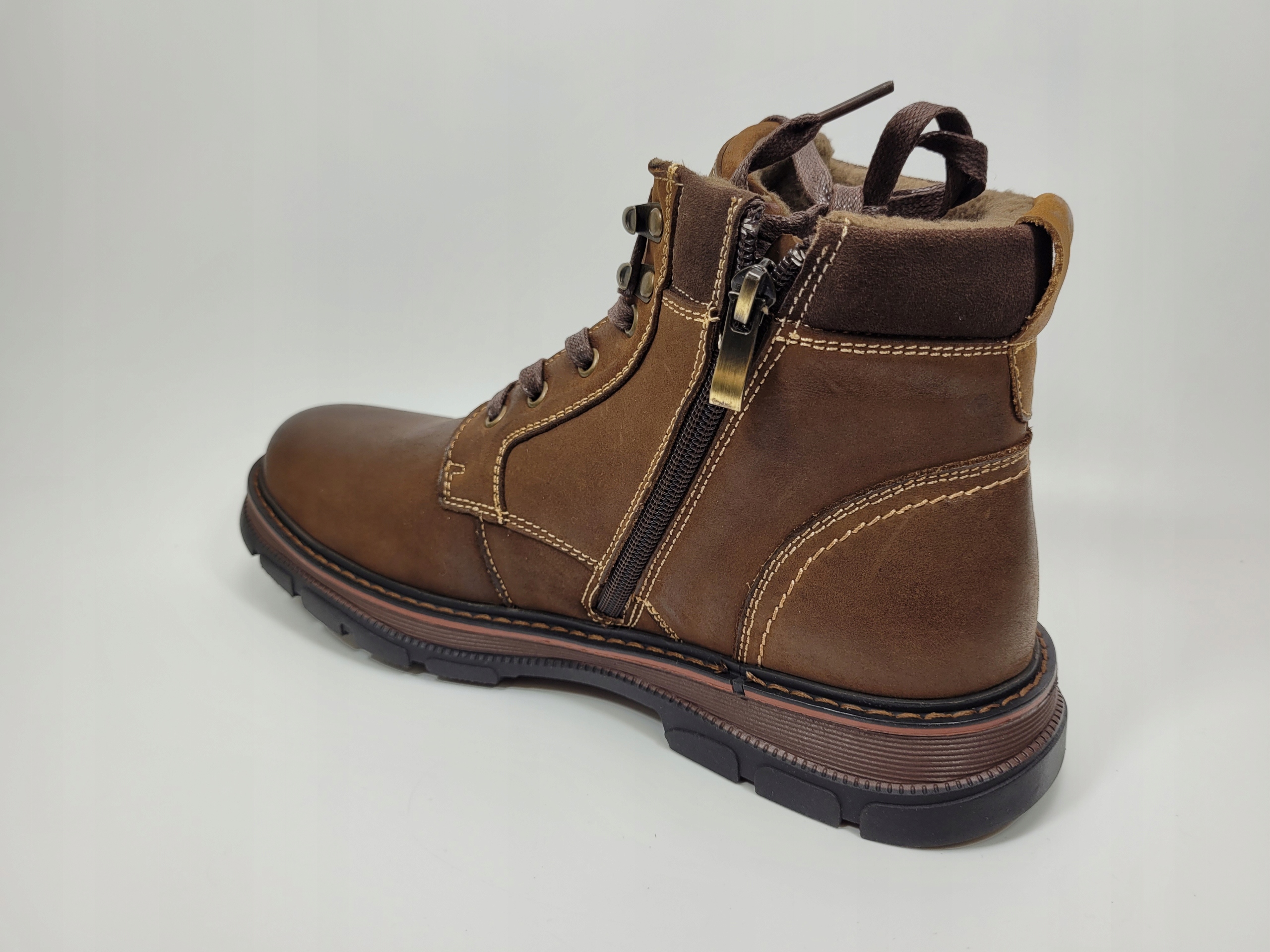 TRZEWIKI SKÓRZANE LEE COOPER LCJ-23-33-3020M Brązowe 41 Kod producenta LCJ-23-33-3020M