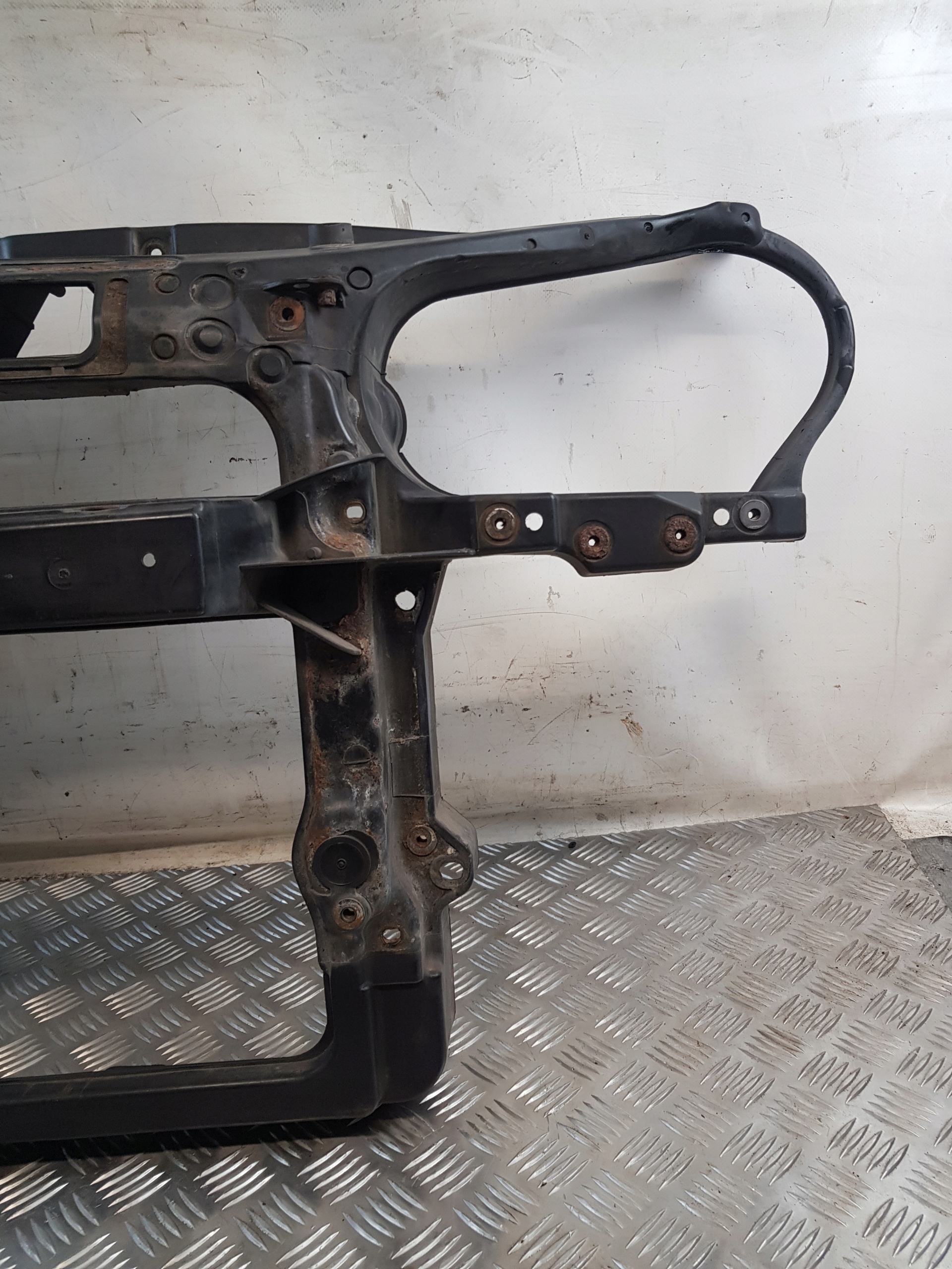 VW POLO IV 9N 1.2B support panel for radiators pillar iron 6Q0805588H