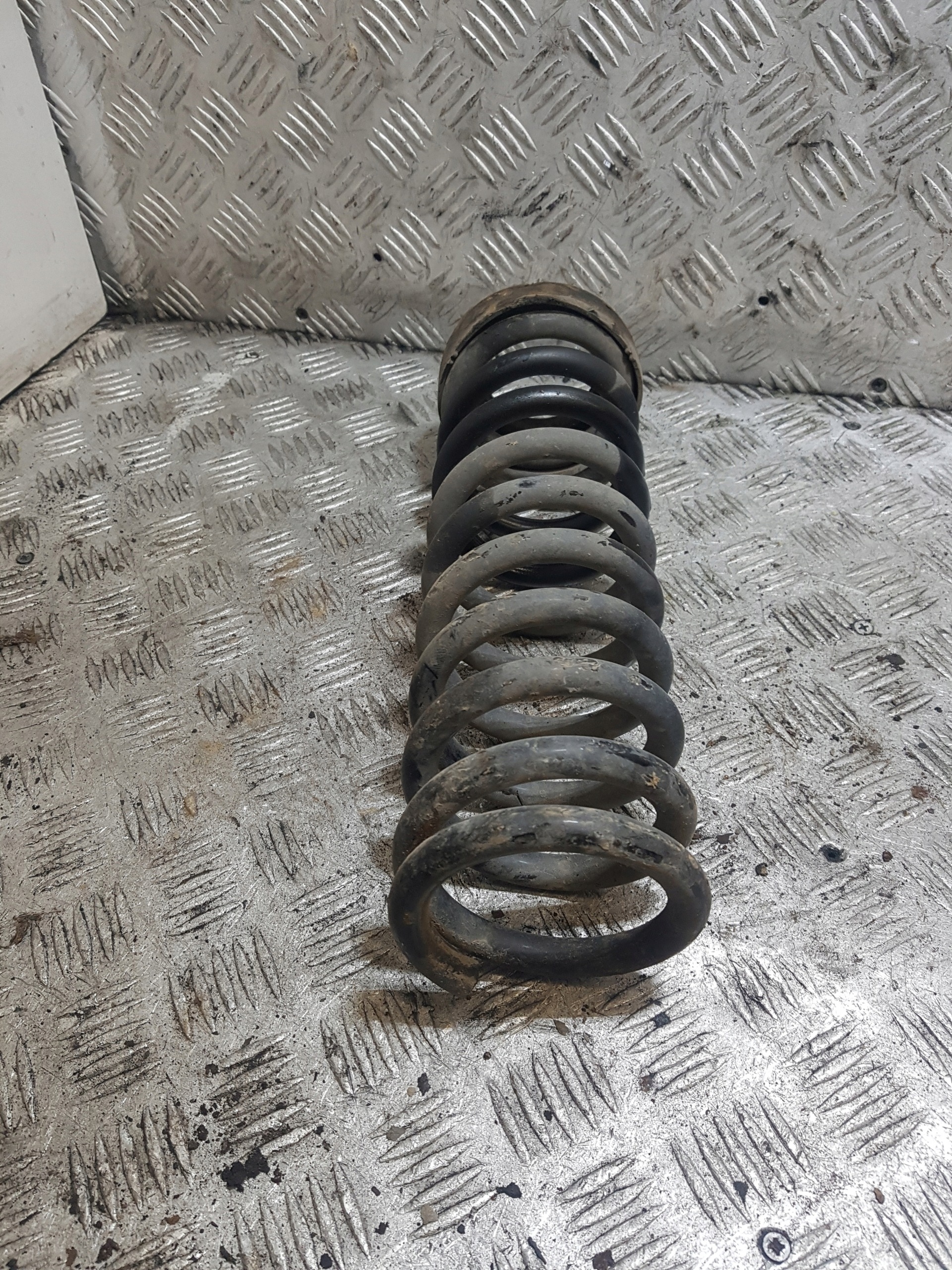 spring rear part rear MERCEDES-BENZ W124