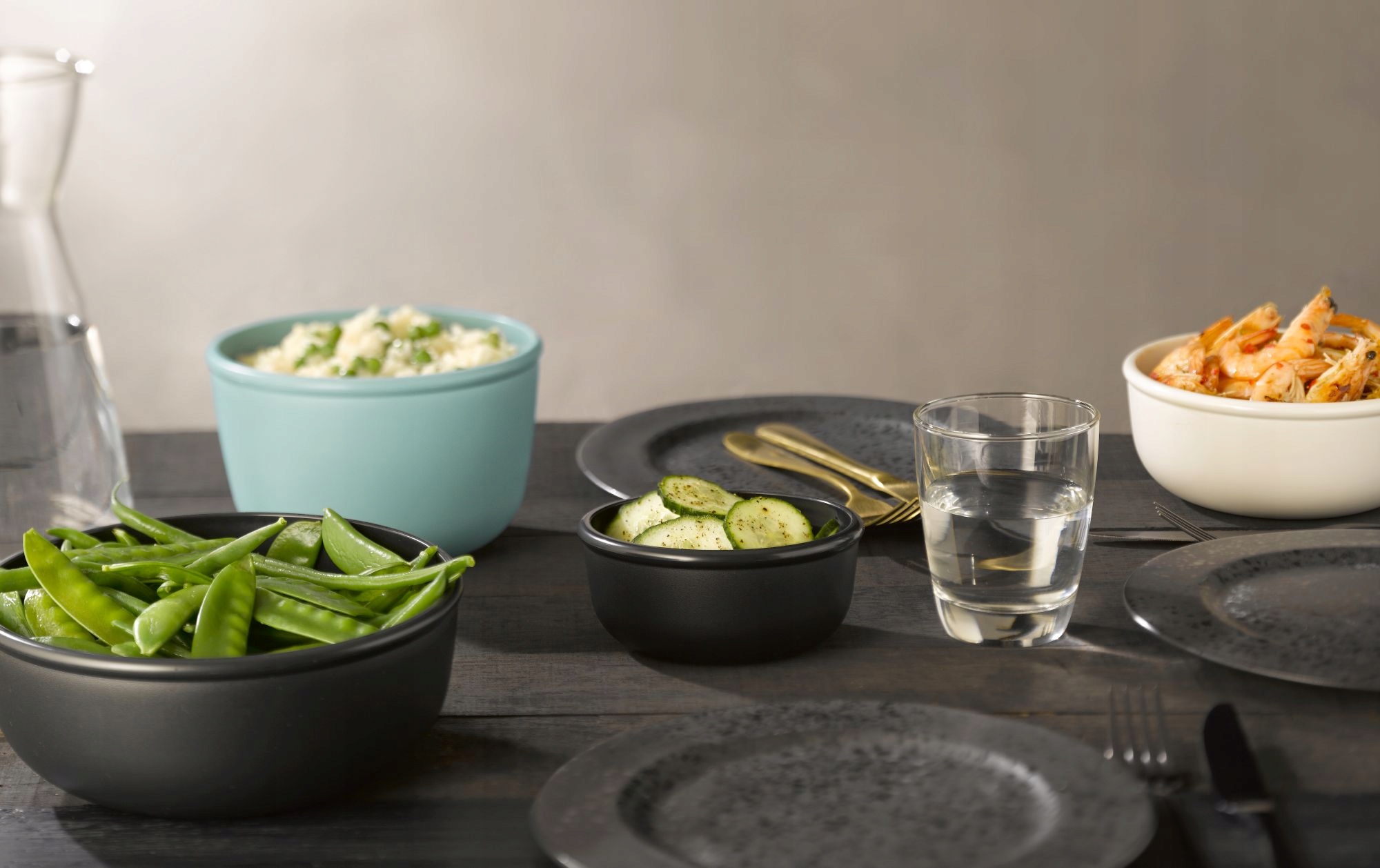 CIRQULA ZESTAW 4 MISKI PLASTIKOWE POJEMNIKI BIAŁE Średnica 22.5 cm