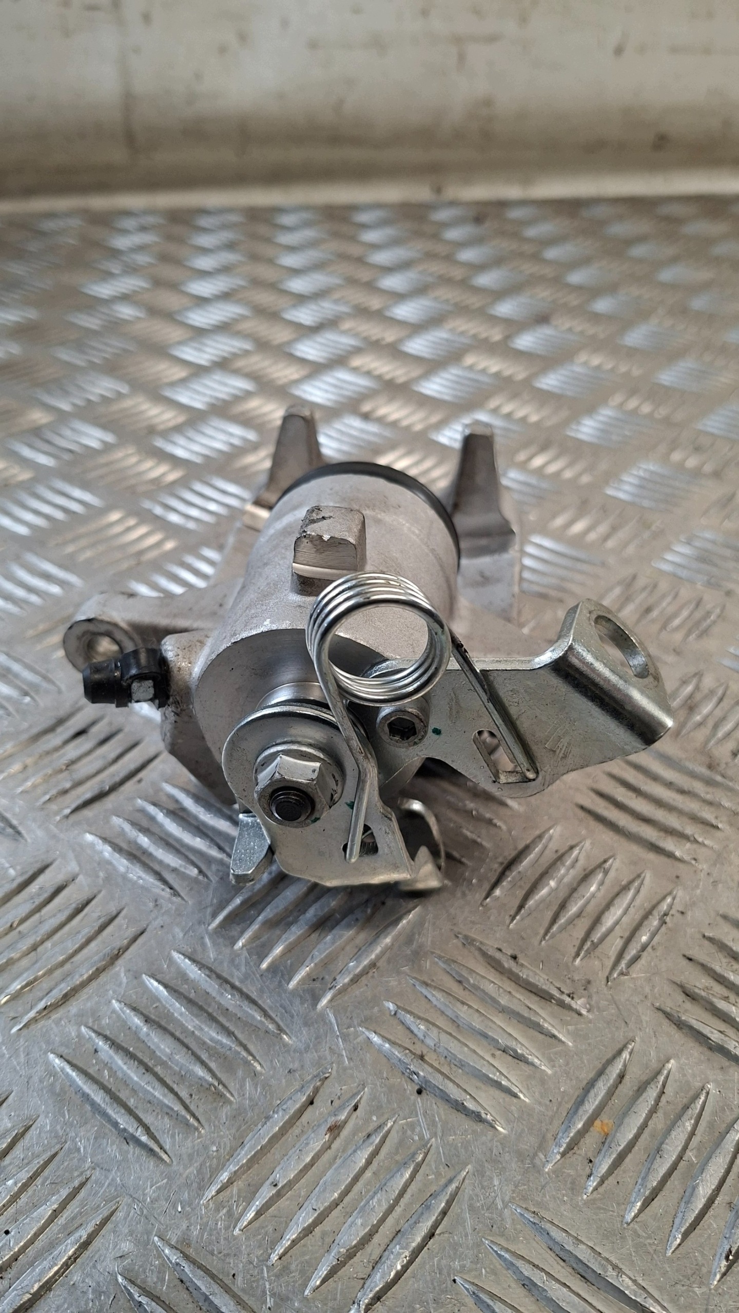 caliper brake left rear part SEAT LEON and 1.6