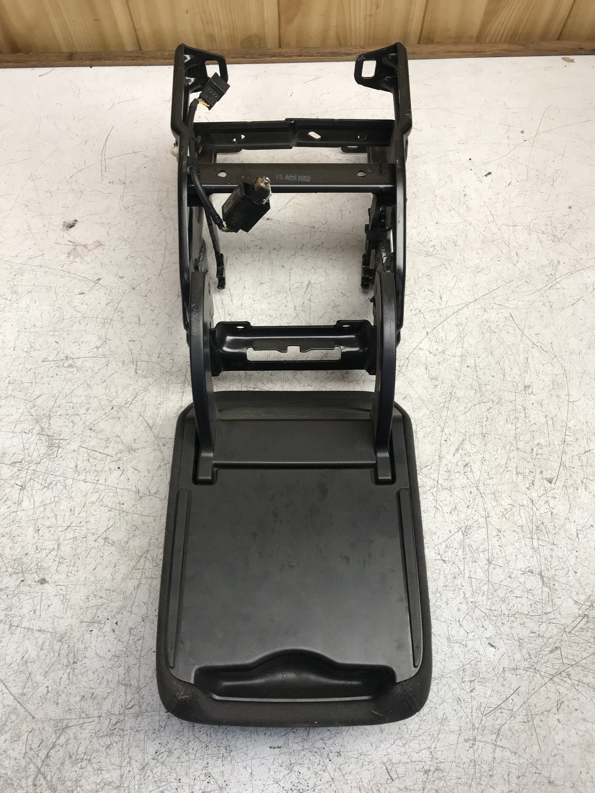bracciolo MATERIAL Supporto AUDI A4 B8 8K0864283
