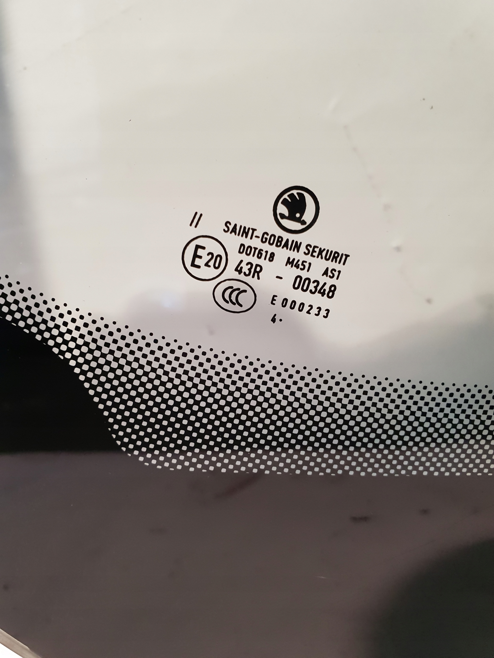 SZYBA CZOLOWA SKODA OCTAVIA 3 PRZED LIFT 14R Producent części Skoda OE