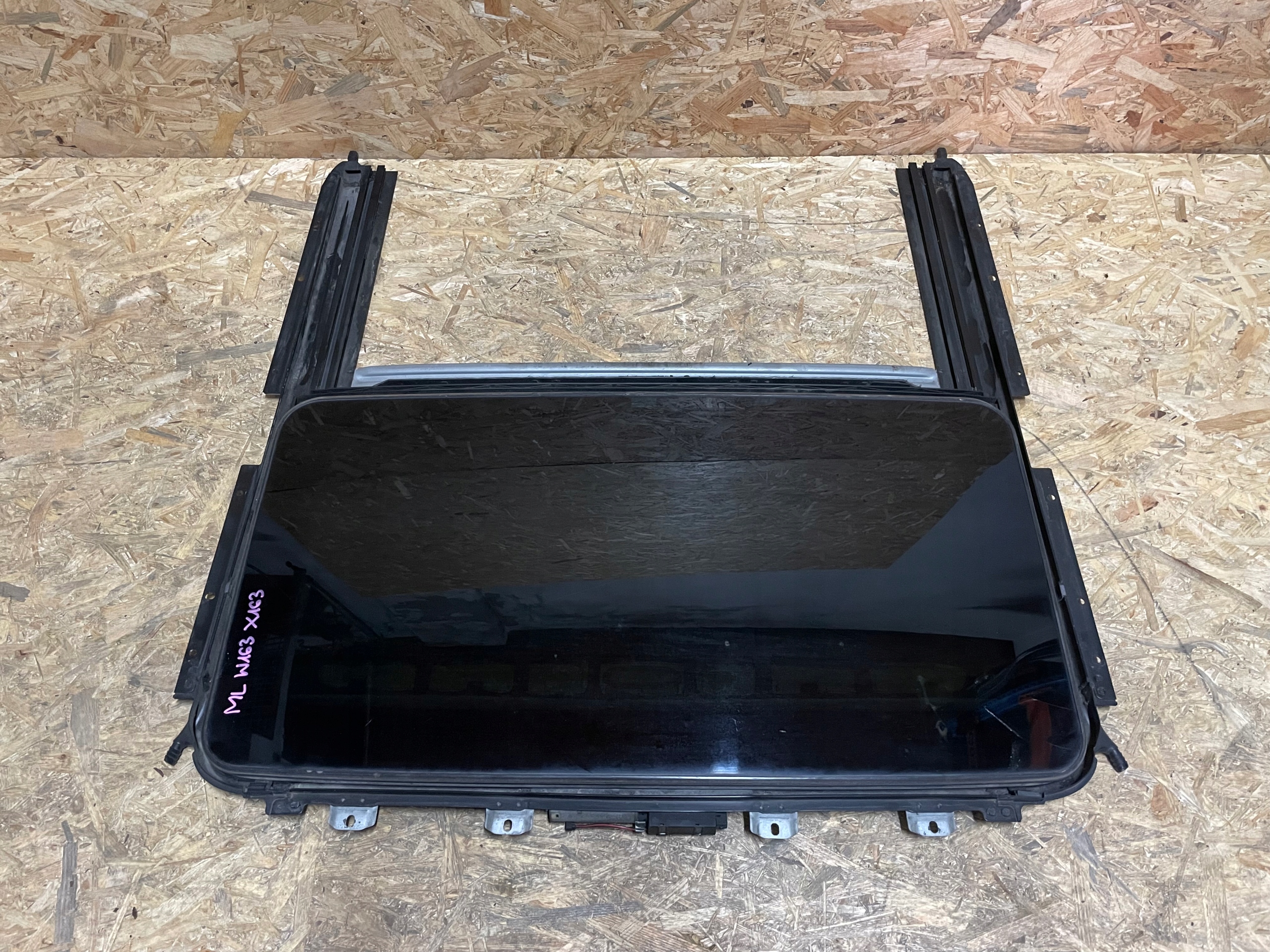 SZYBERDACH MERCEDES MB ML W163 X163 A163 A1638200742