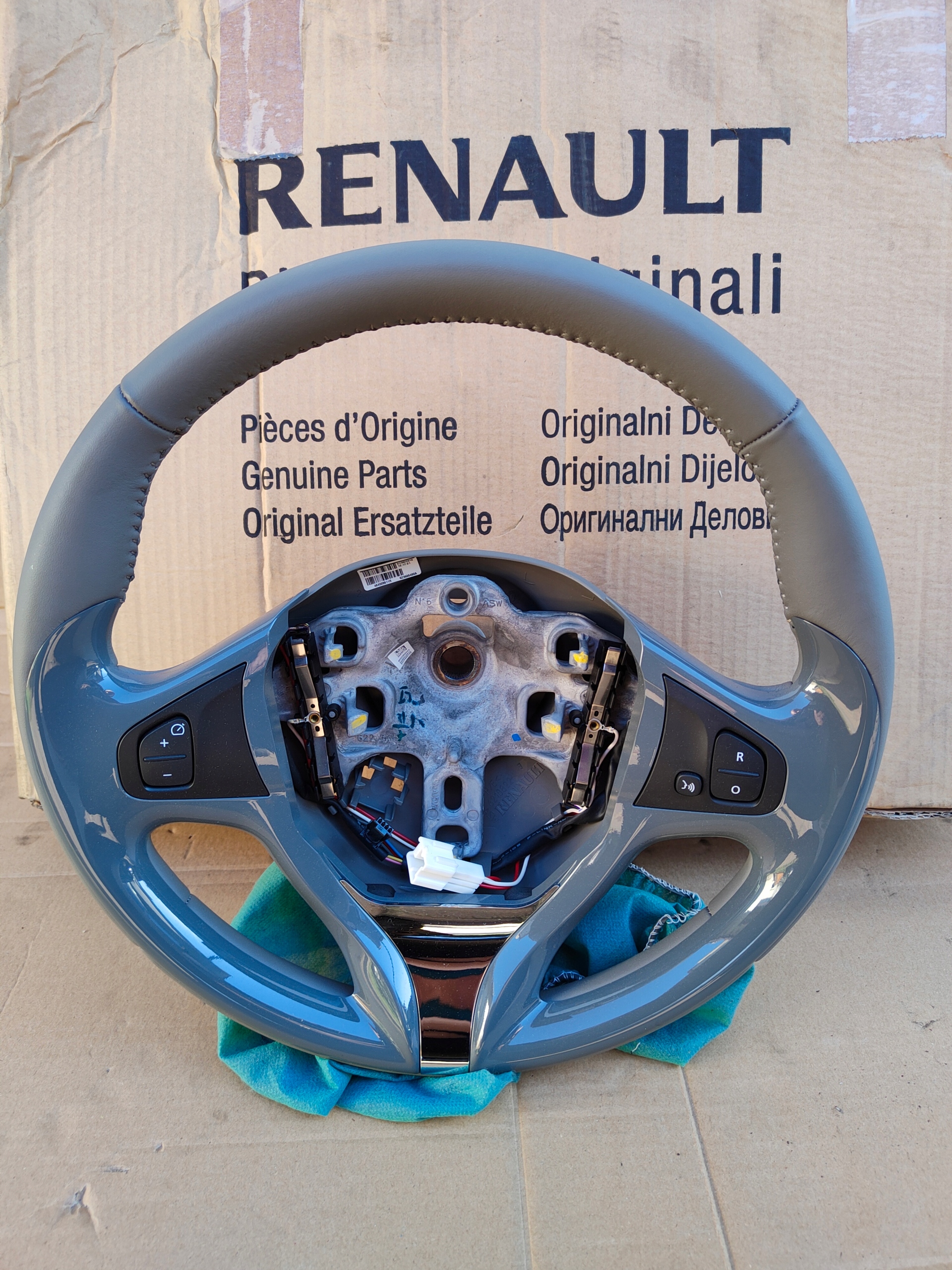 KIEROWNICA RENAULT CAPTUR I NOWA ORYGINALNA