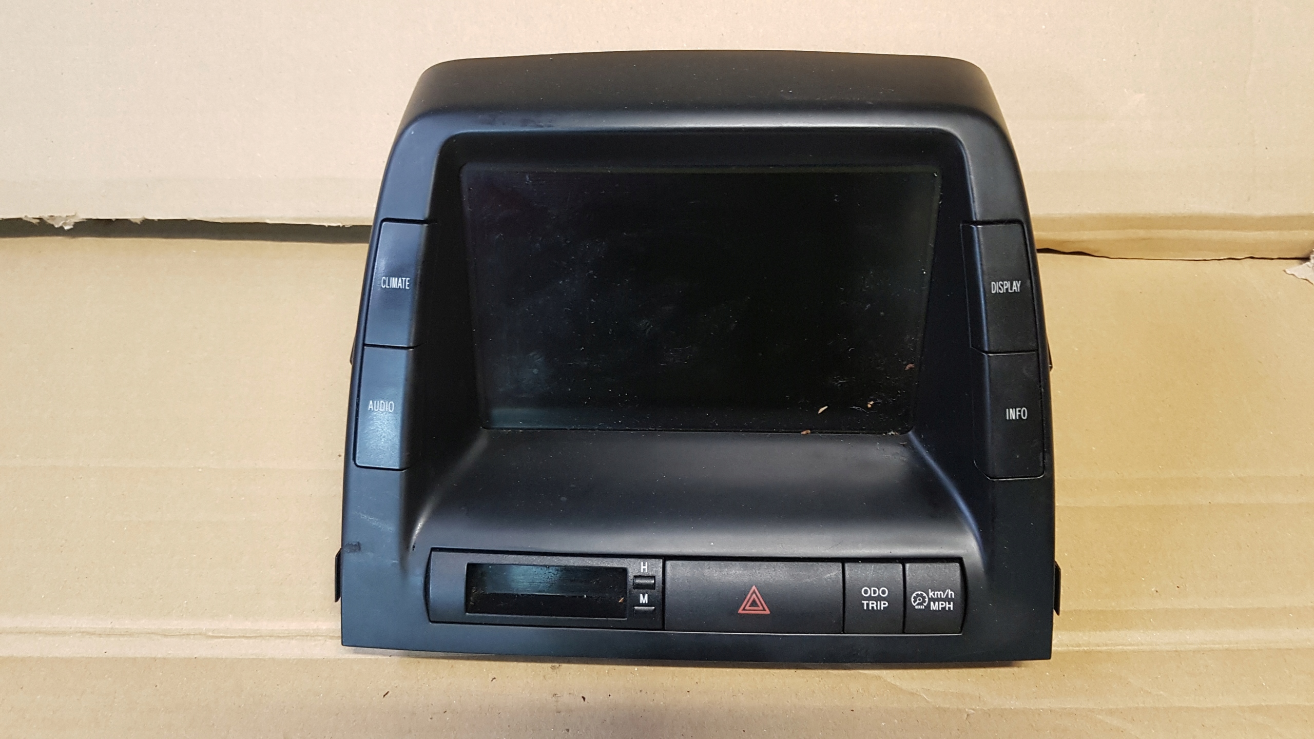 86110-47081 - TOYOTA PRIUS II 03-09 ДИСПЛЕЙ