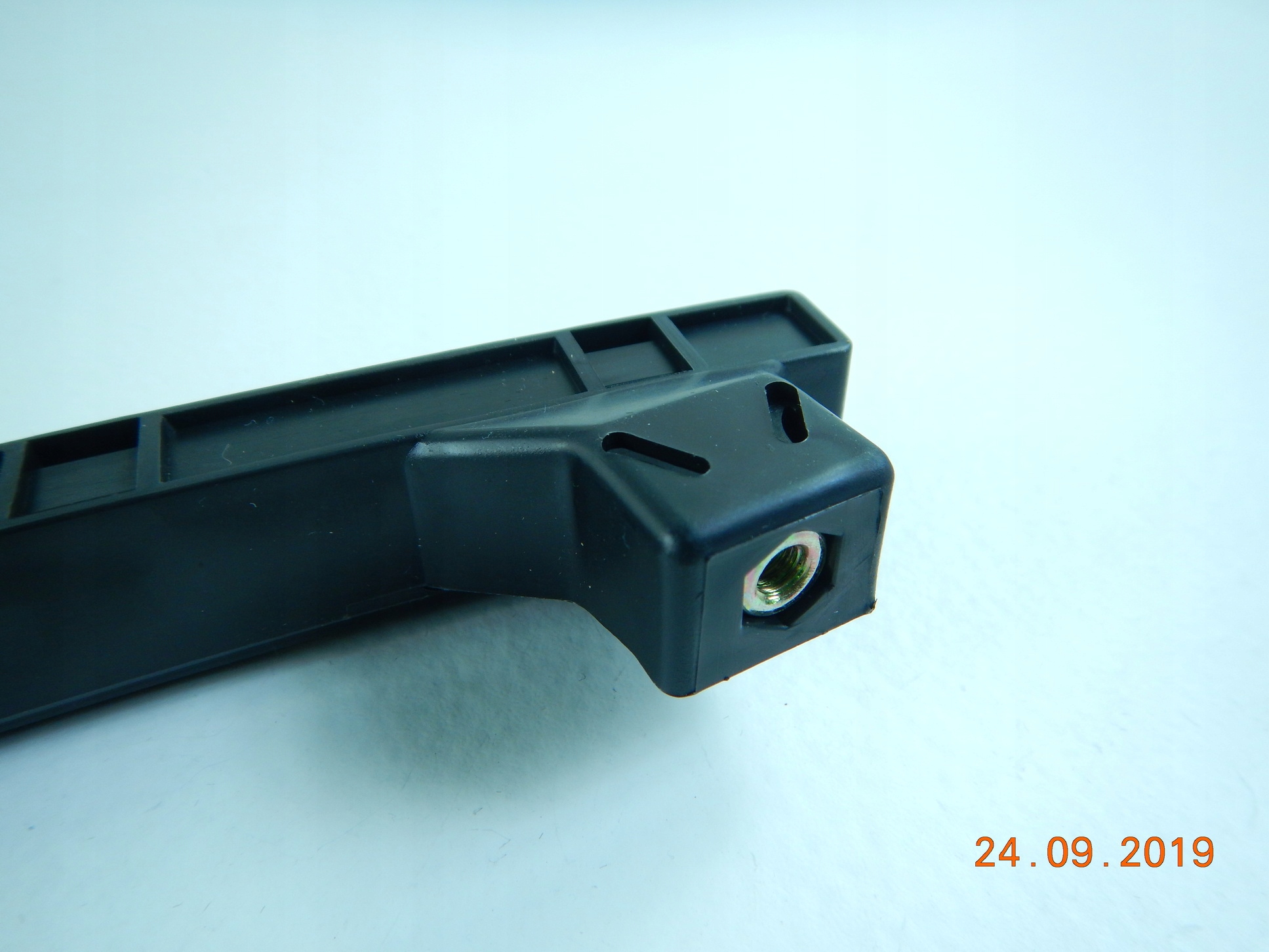 PROWADNICA windows P front FIAT CINQUECENTO 92-98 / 7640406