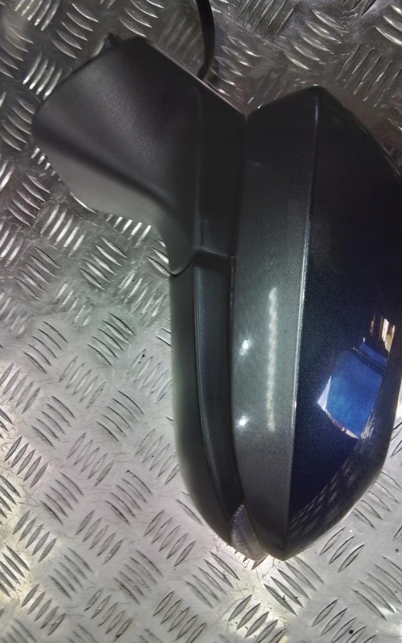 TOYOTA YARIS CROSS LUSTERKO LEWE 1G3 8PIN EUR