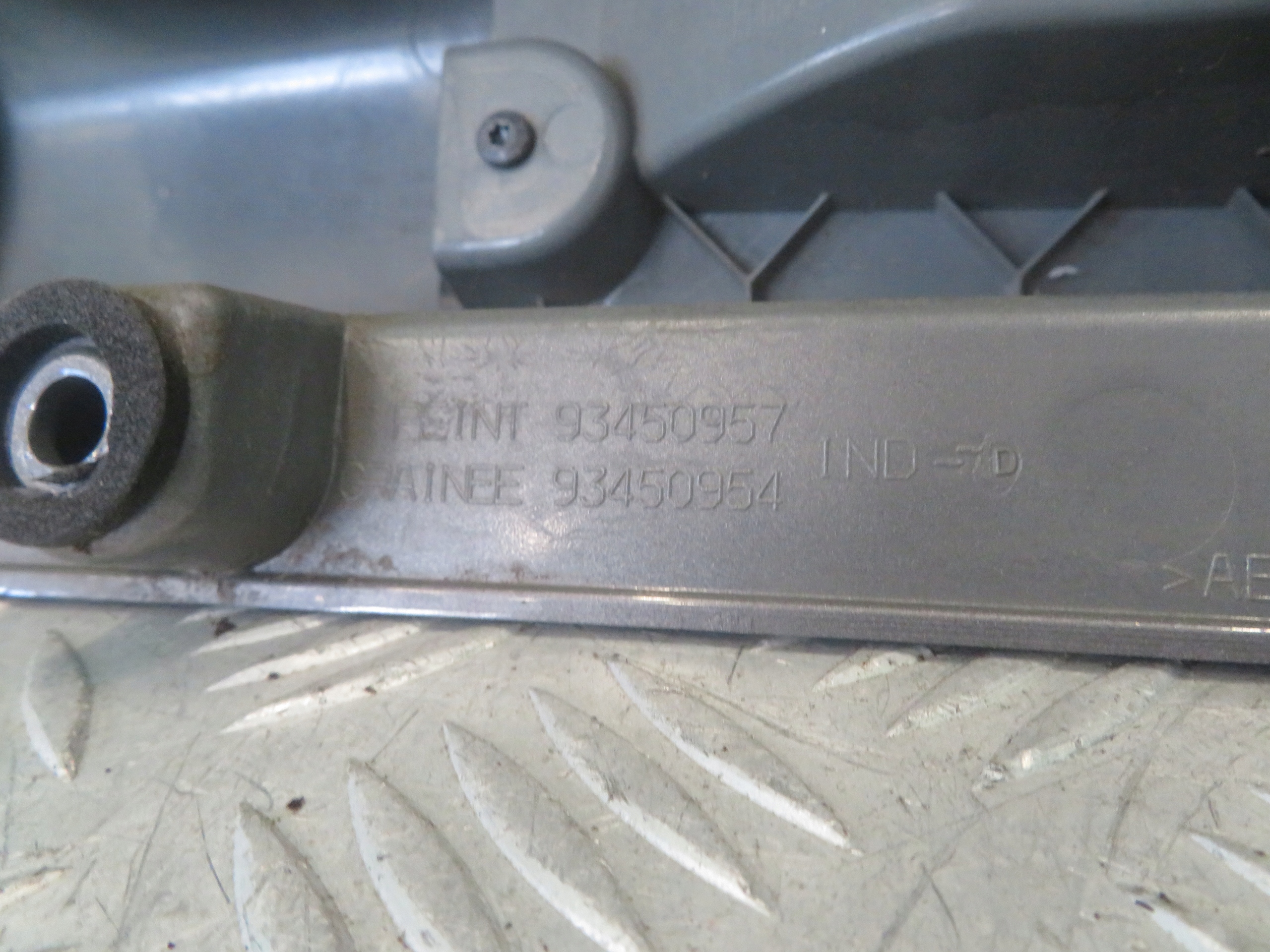 light right rear part OPEL VIVARO RENAULT TRAFIC 19R 265A66524R