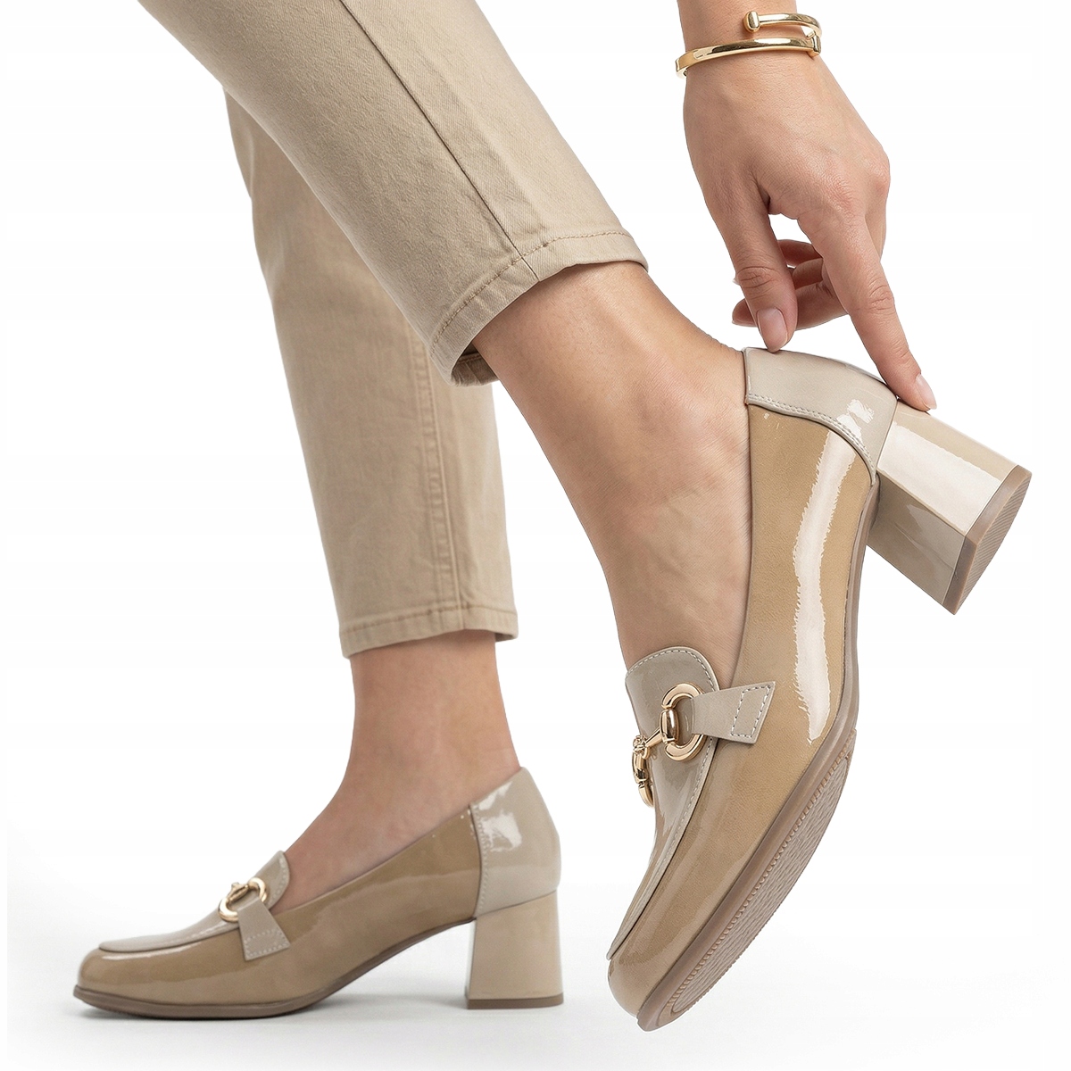 Czółenka klasyczne w.SKÓRA beżowe macchiato złota ozdoba ładne Wojtyłko 41