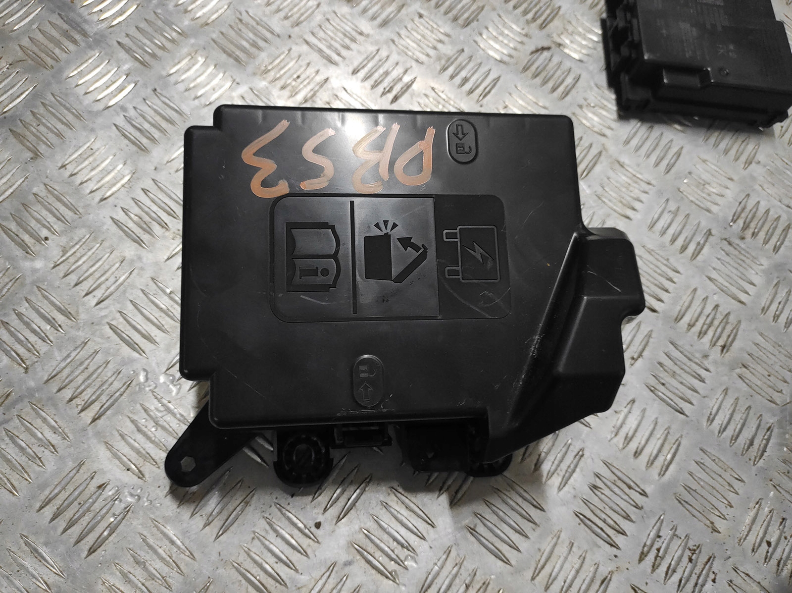 CHEVROLET CAMARO 2016 SKRZYNKA BEZPIECZNIKÓW BSI