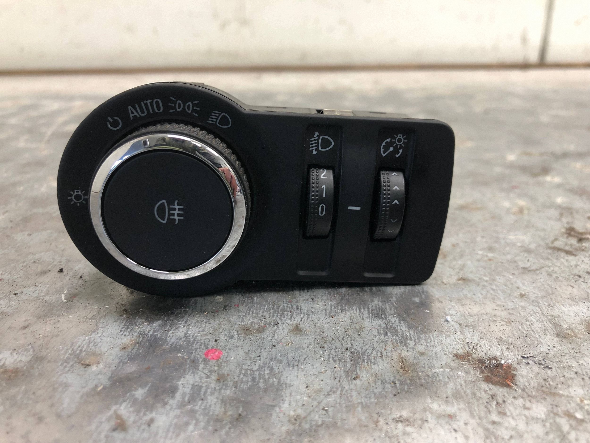 switch light switch OPEL ASTRA J KOMBI 13268704