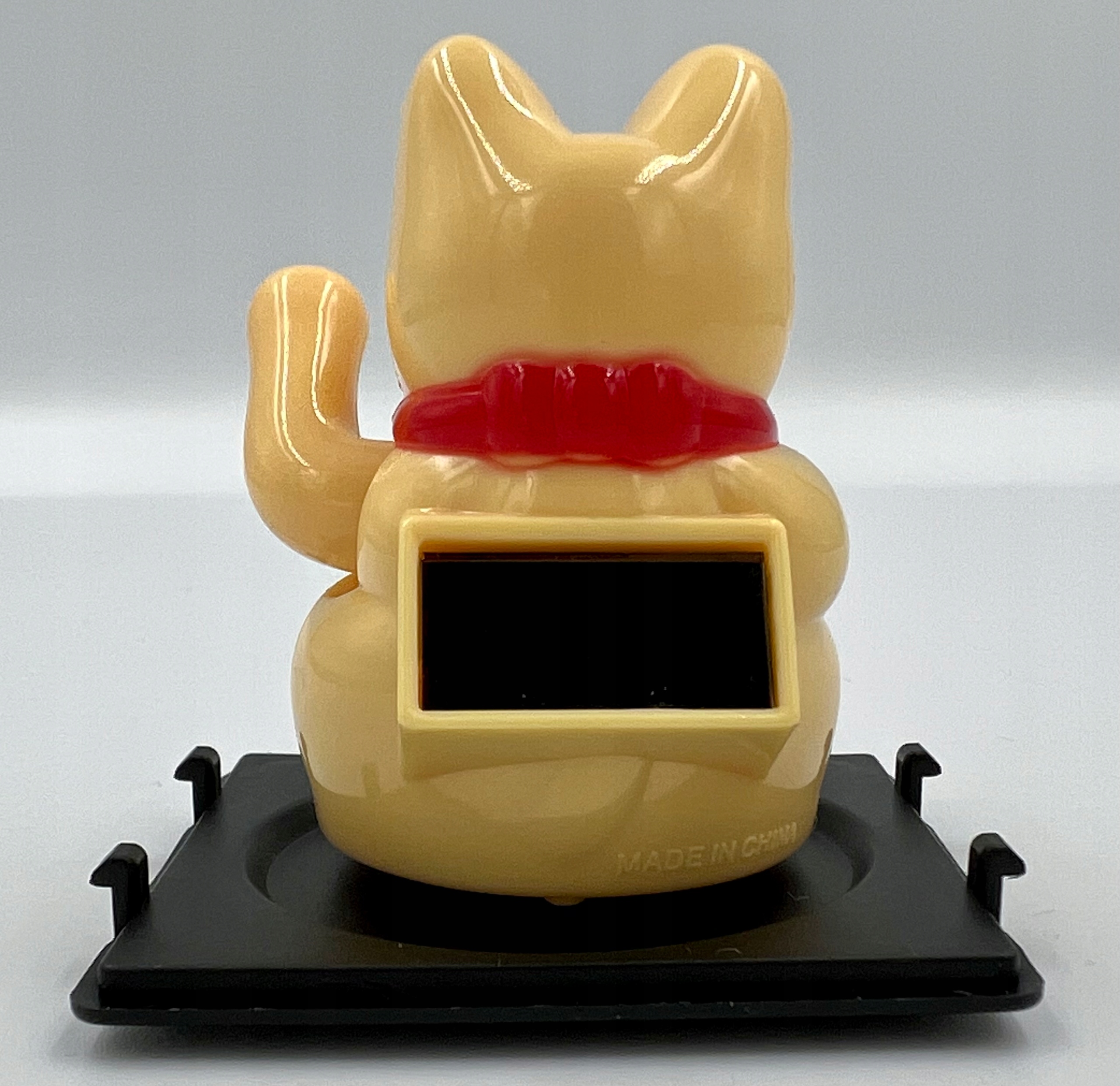 Kotek szczęścia machający łapką, lucky cat, maneki neko, na słońce Kod producenta 23063B