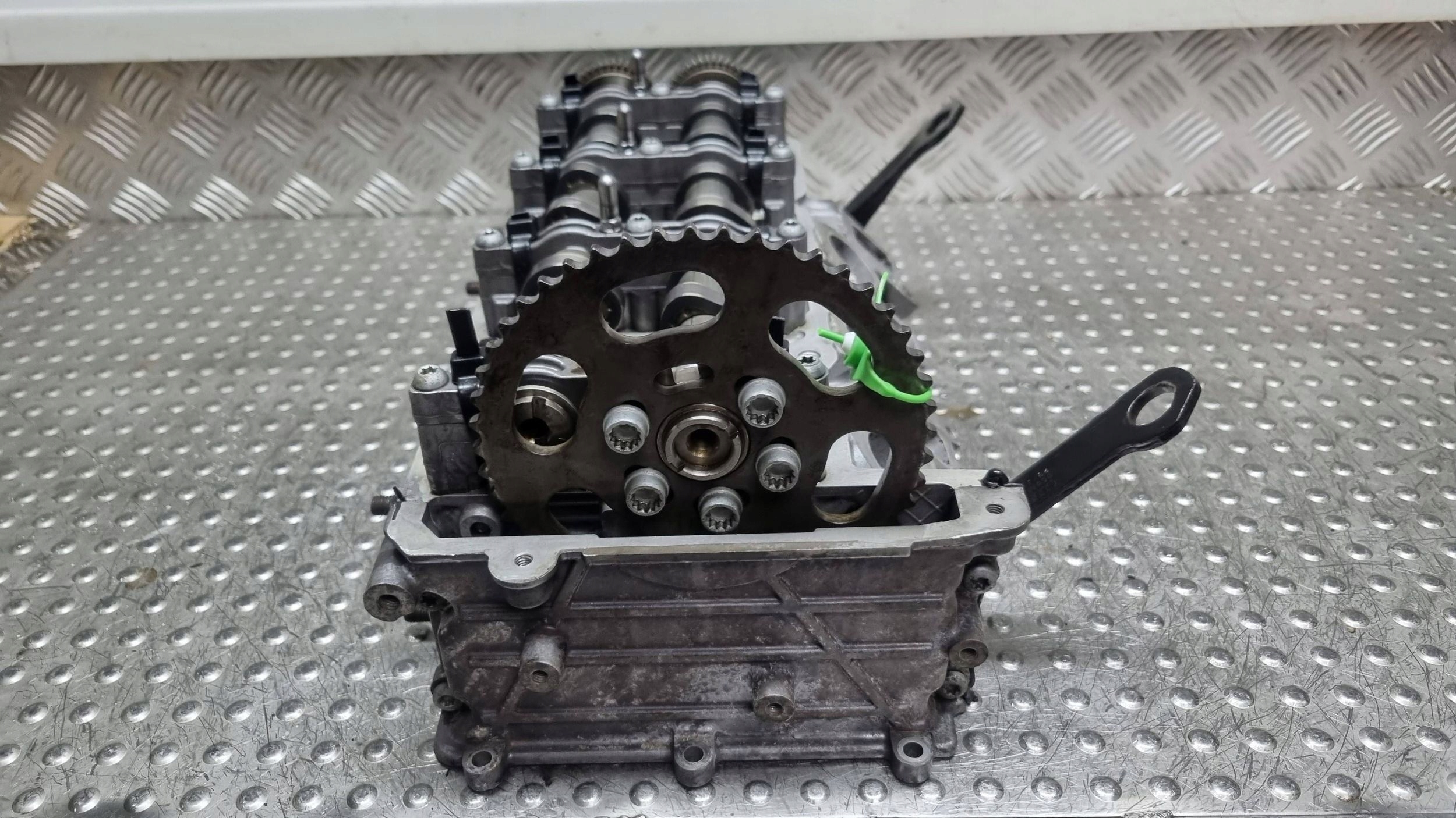 hlava MOTORU levá vačky 0593AF 059353DR AUDI A6 A7 A8 3.0 TDI CDU CLA