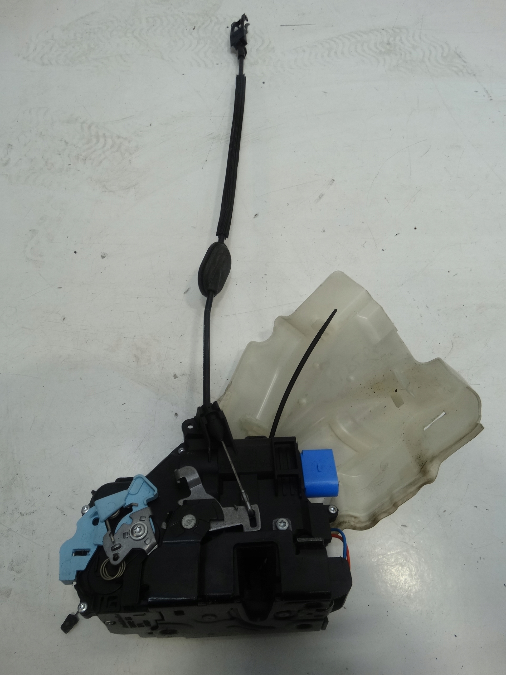 lock door left front VOLKSWAGEN GOLF VI plus 3D1837015AP 9PIN