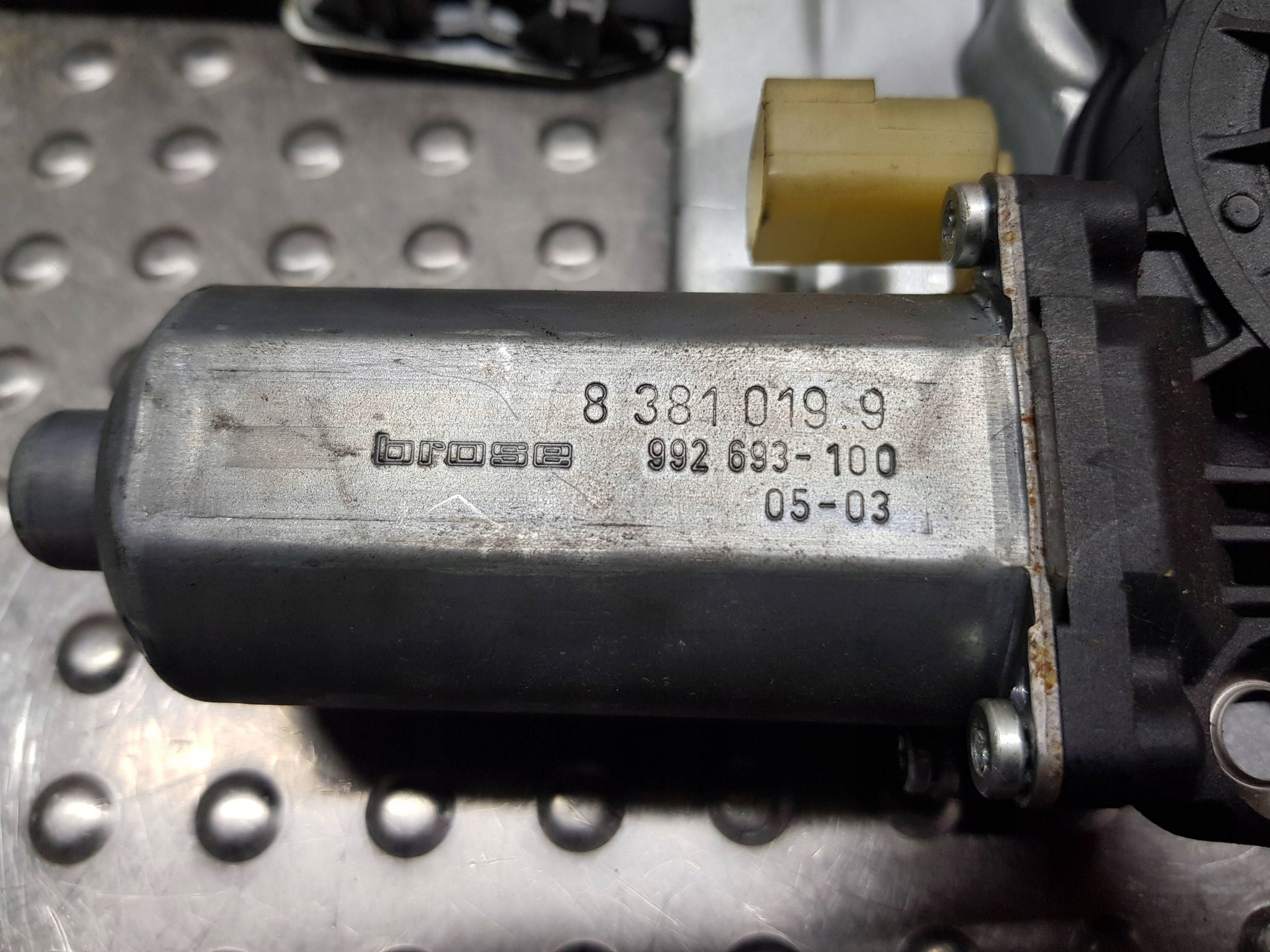 window regulator left front 8243803 BMW X5 E53