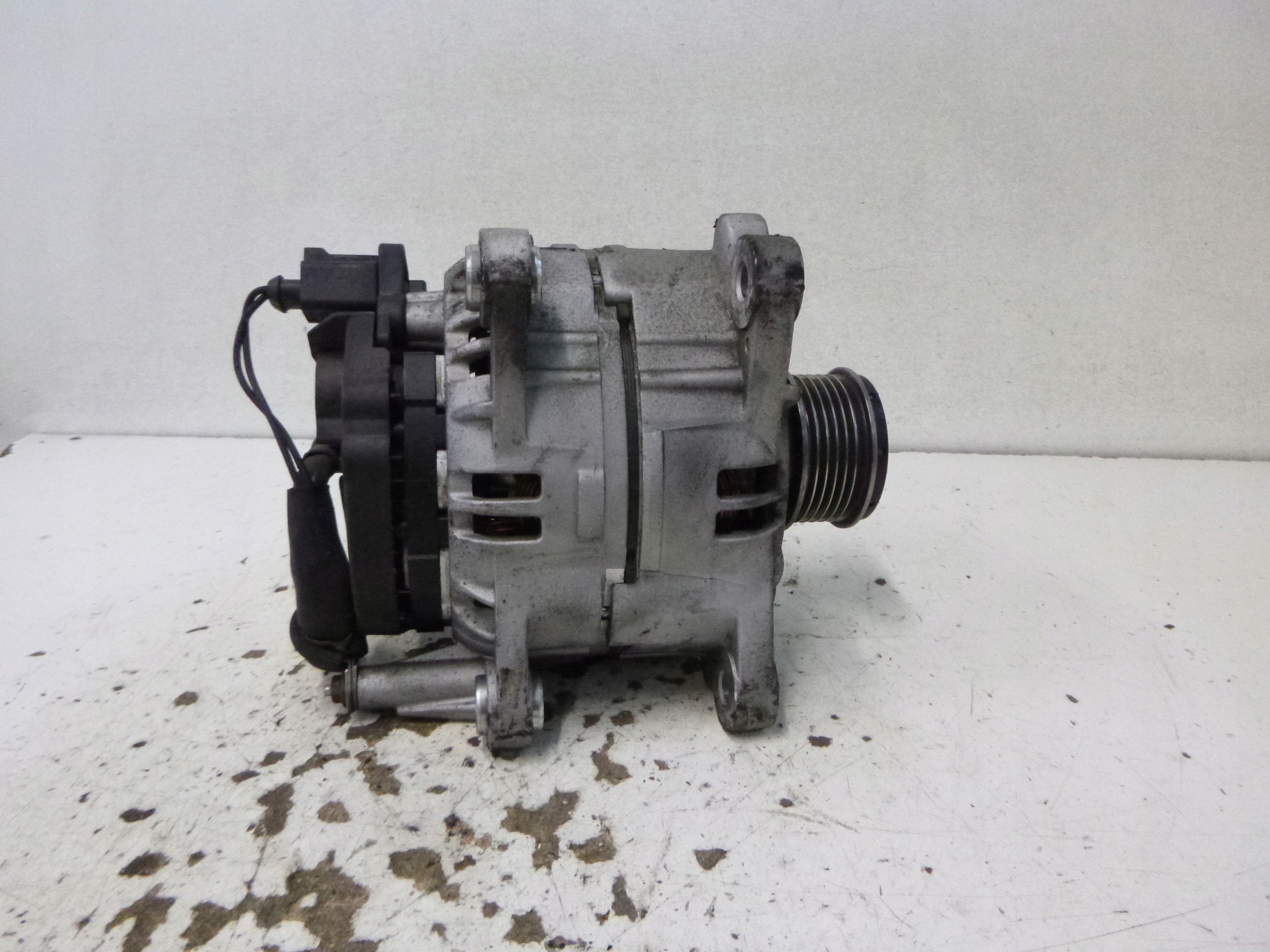 Alternator VW Golf IV Passat B5 1.9 TDI 8EL 011 710-021 120A HELLA