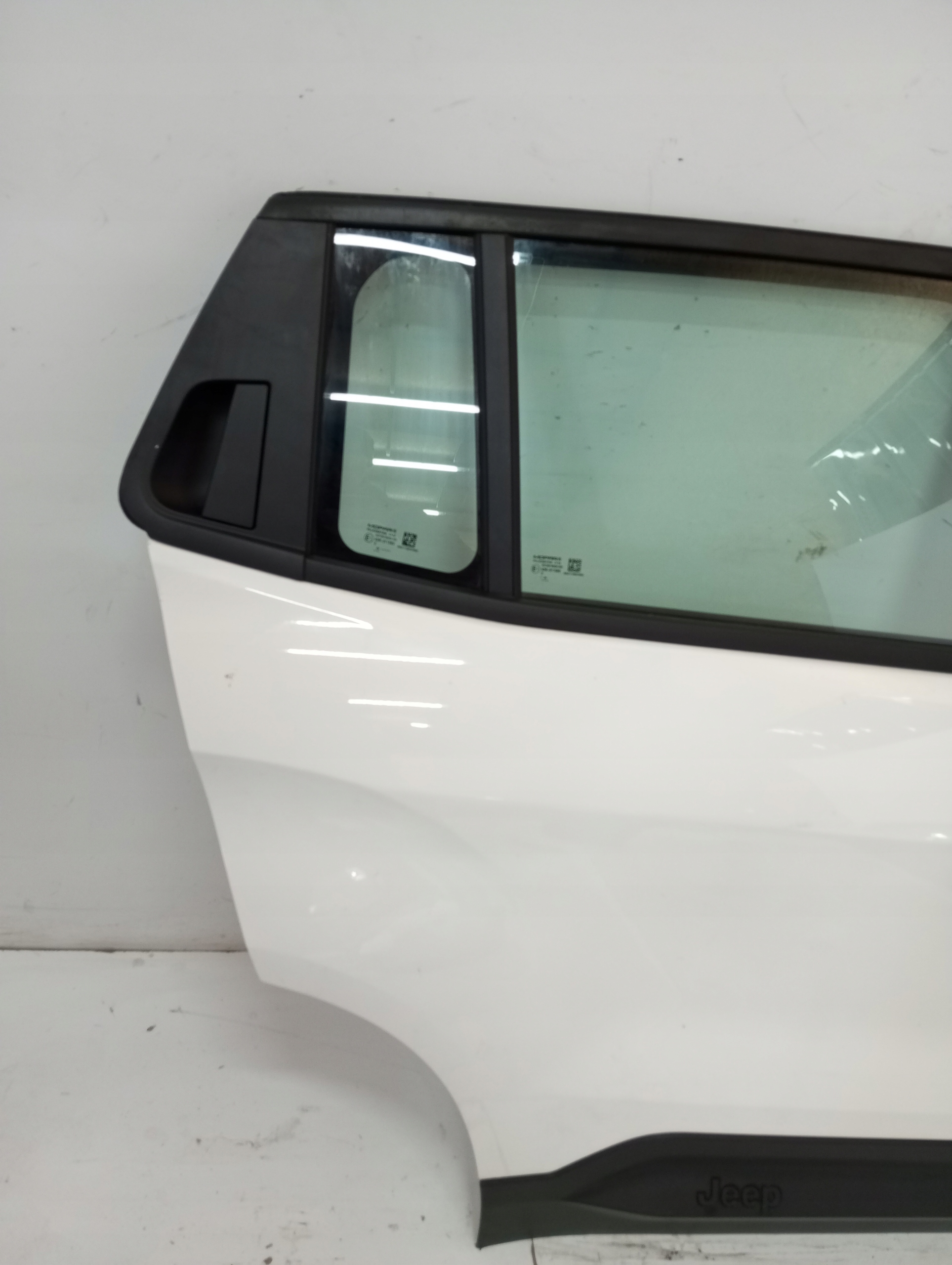 door right rear. JEEP AVENGER 24R