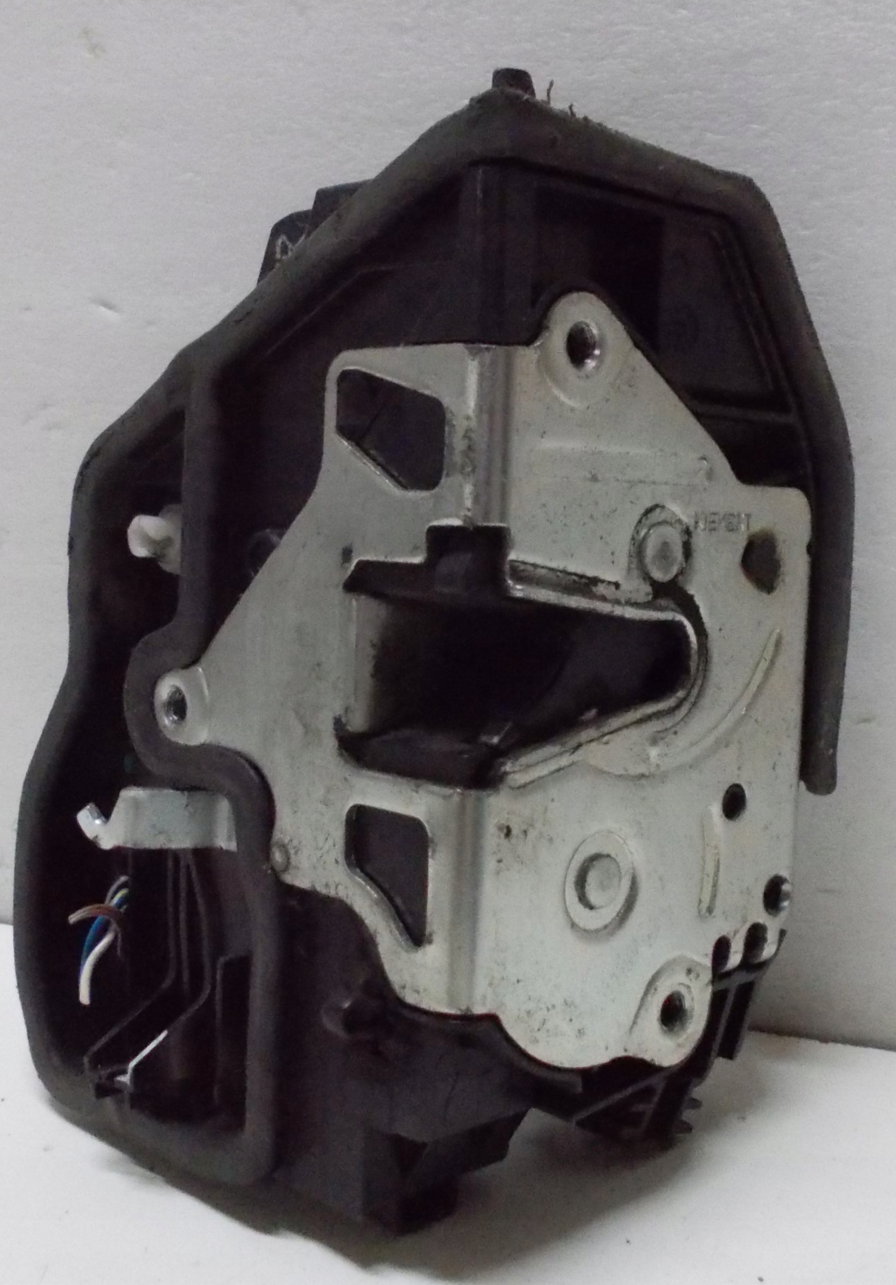 BMW X3 E83 3.0D 08R lock door right rear part 7202148