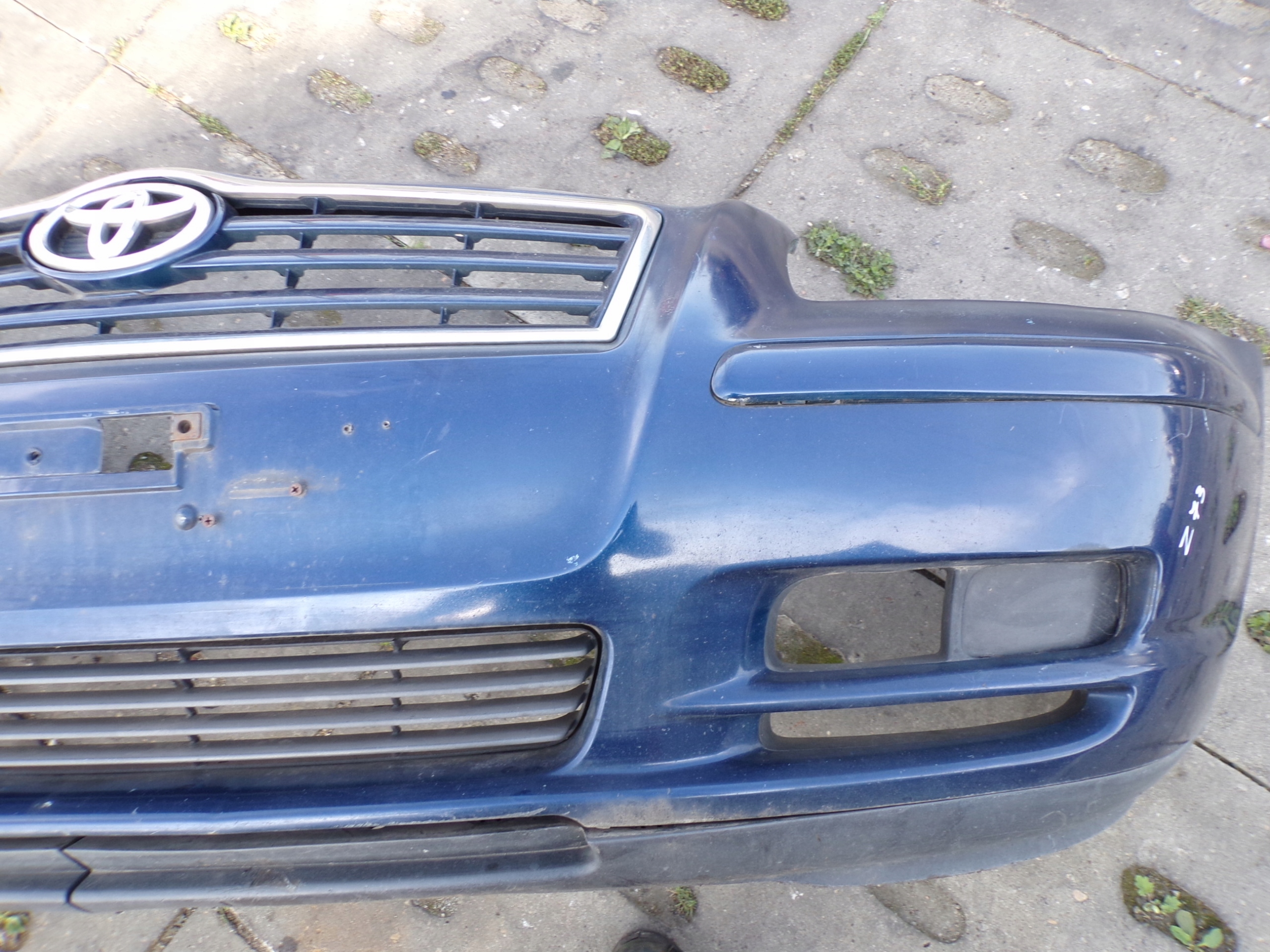 front bumper front TOYOTA AVENSIS T25 colour 273