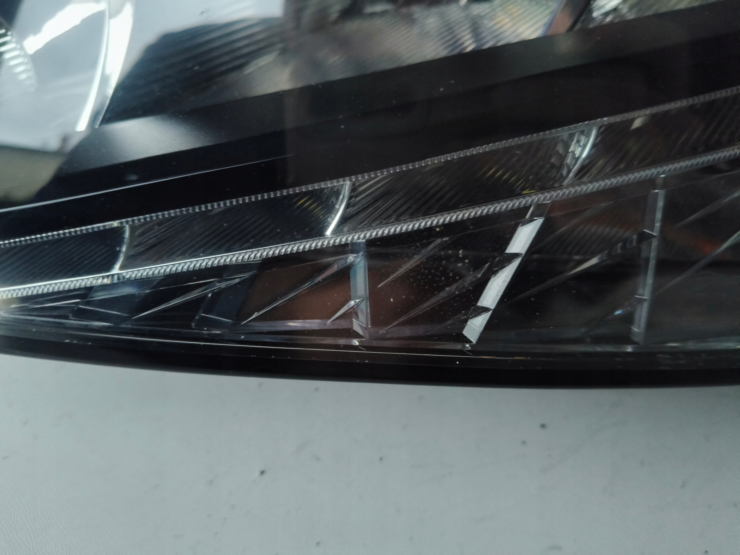 light left REFLEKTOR SKODA SCALA 657 18- LED
