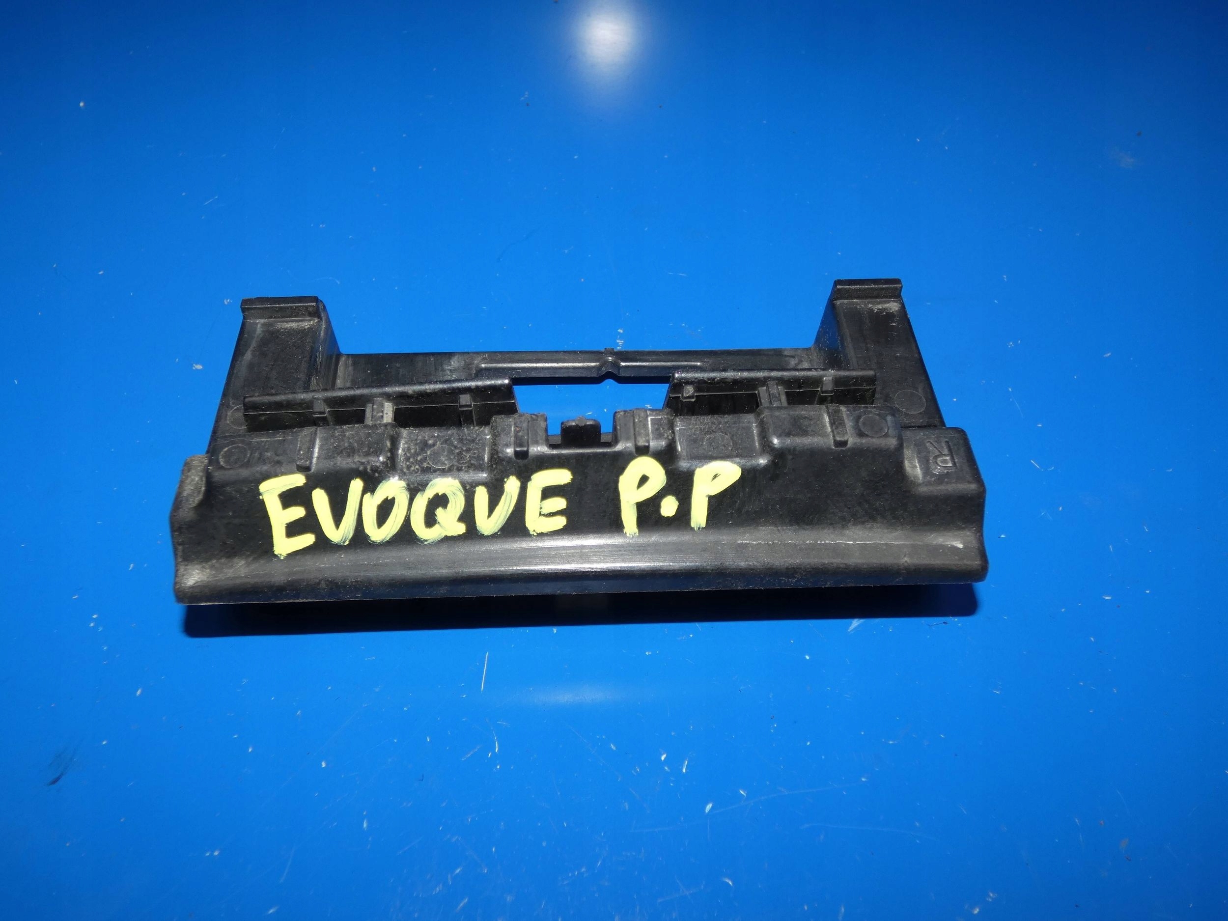 RANGE ROVER EVOQUE e L538 supporto modanatura PROGOWEJ parafango destra anteriore