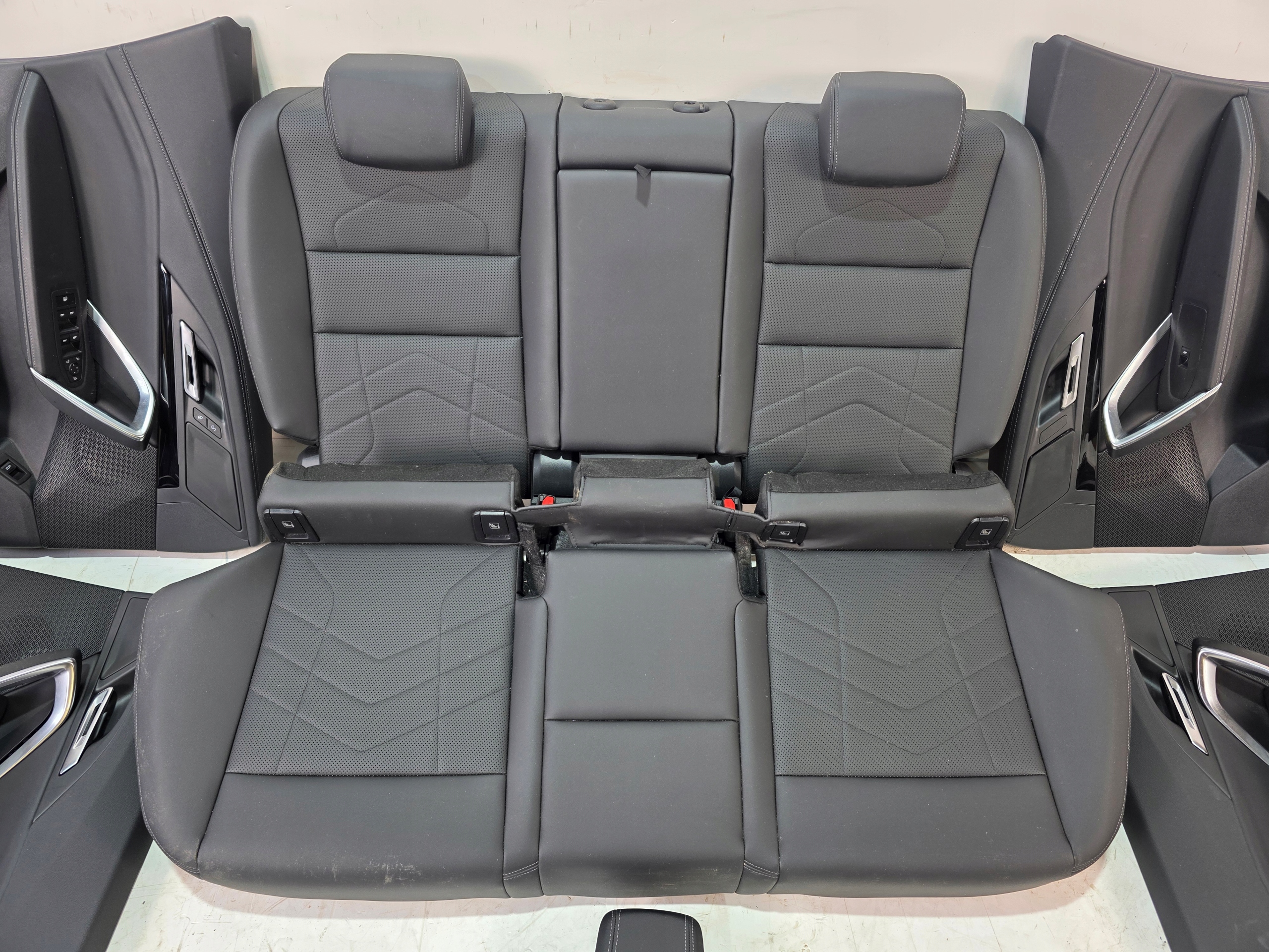 Sitze innere BMW X1 U11 Leder