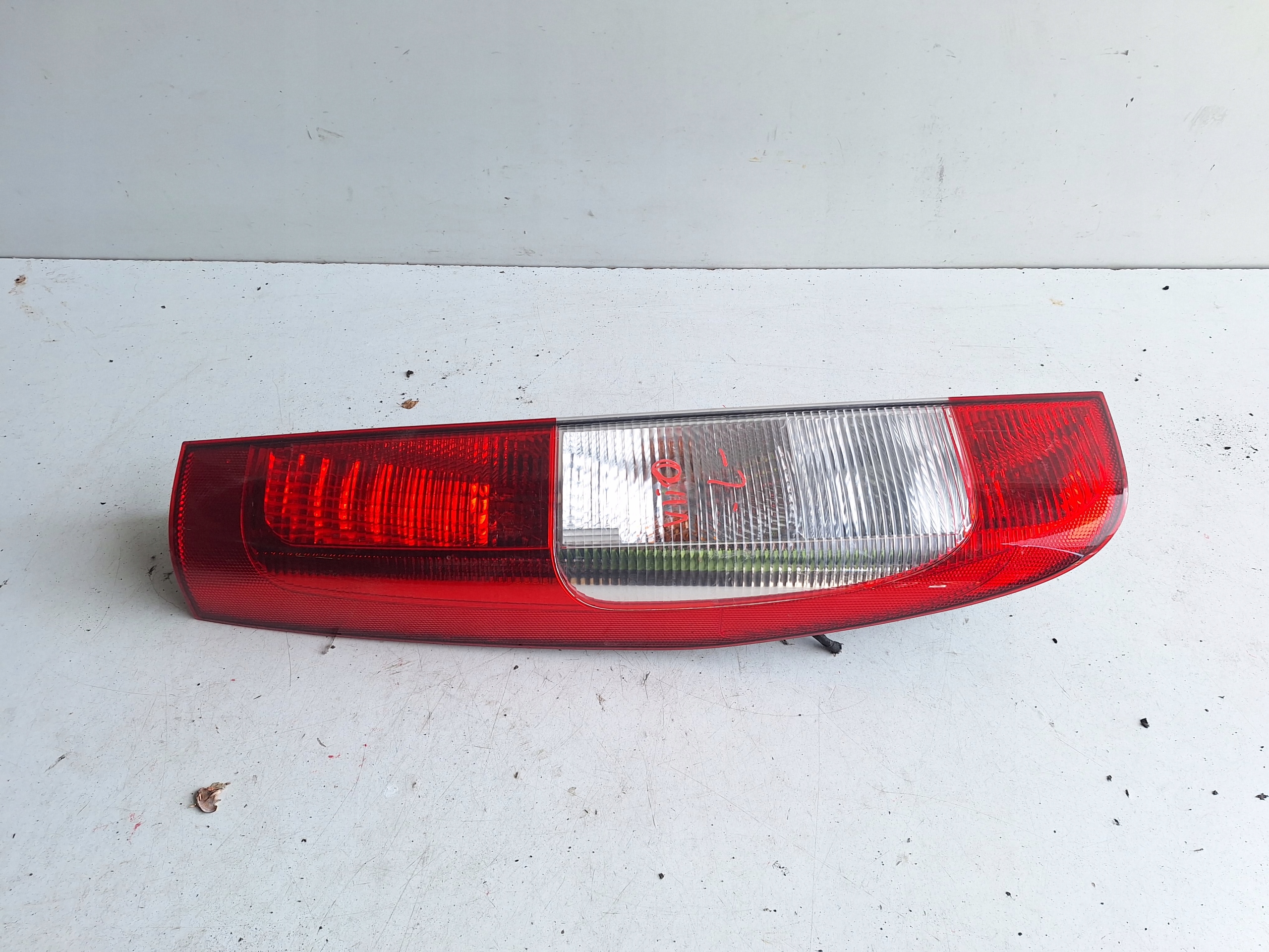 MERCEDES VITO W 639 05-14 light left rear part