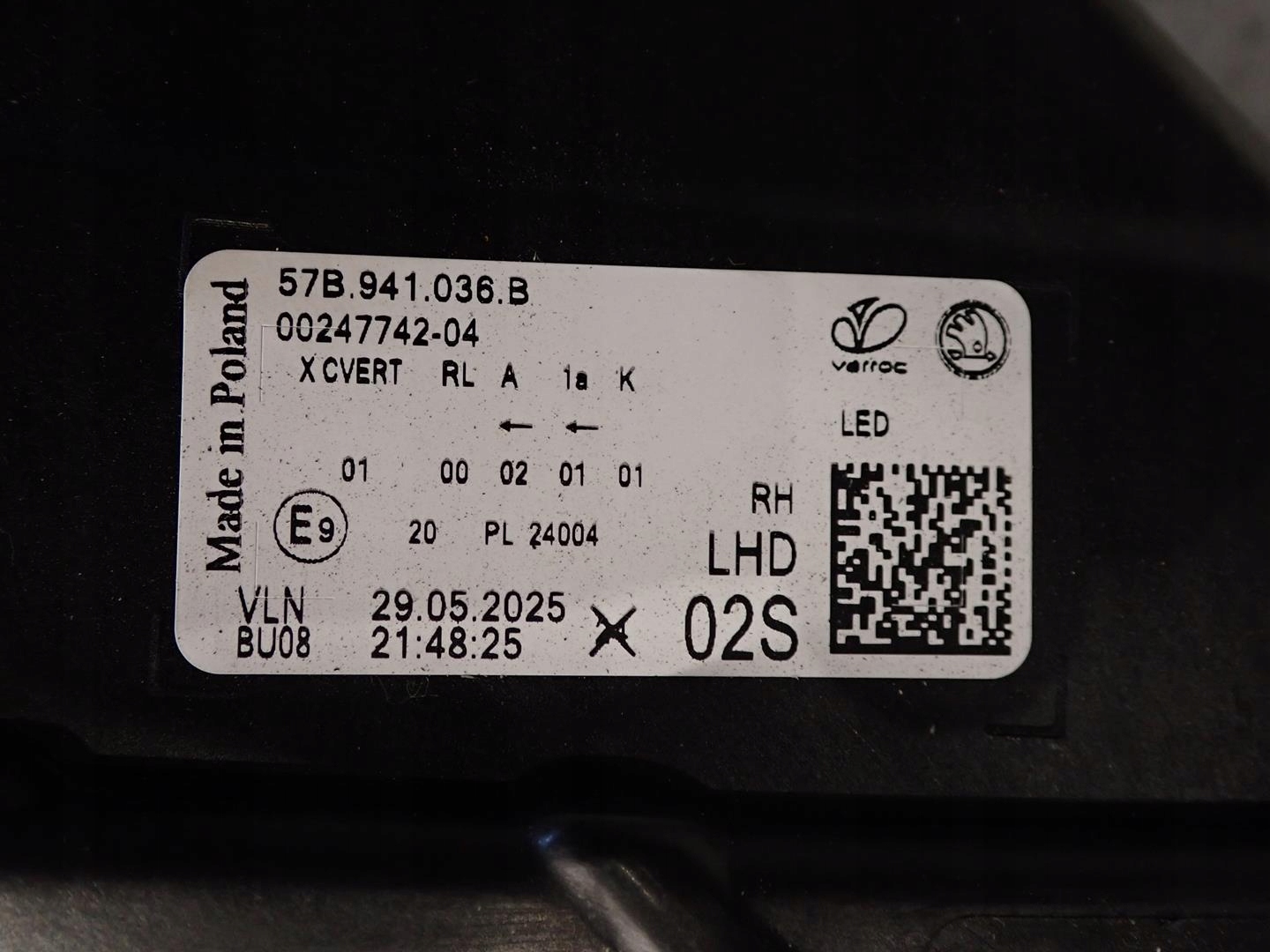 light front front right SKODA KAROQ LIFT 2021- FULL LED 57B941036B