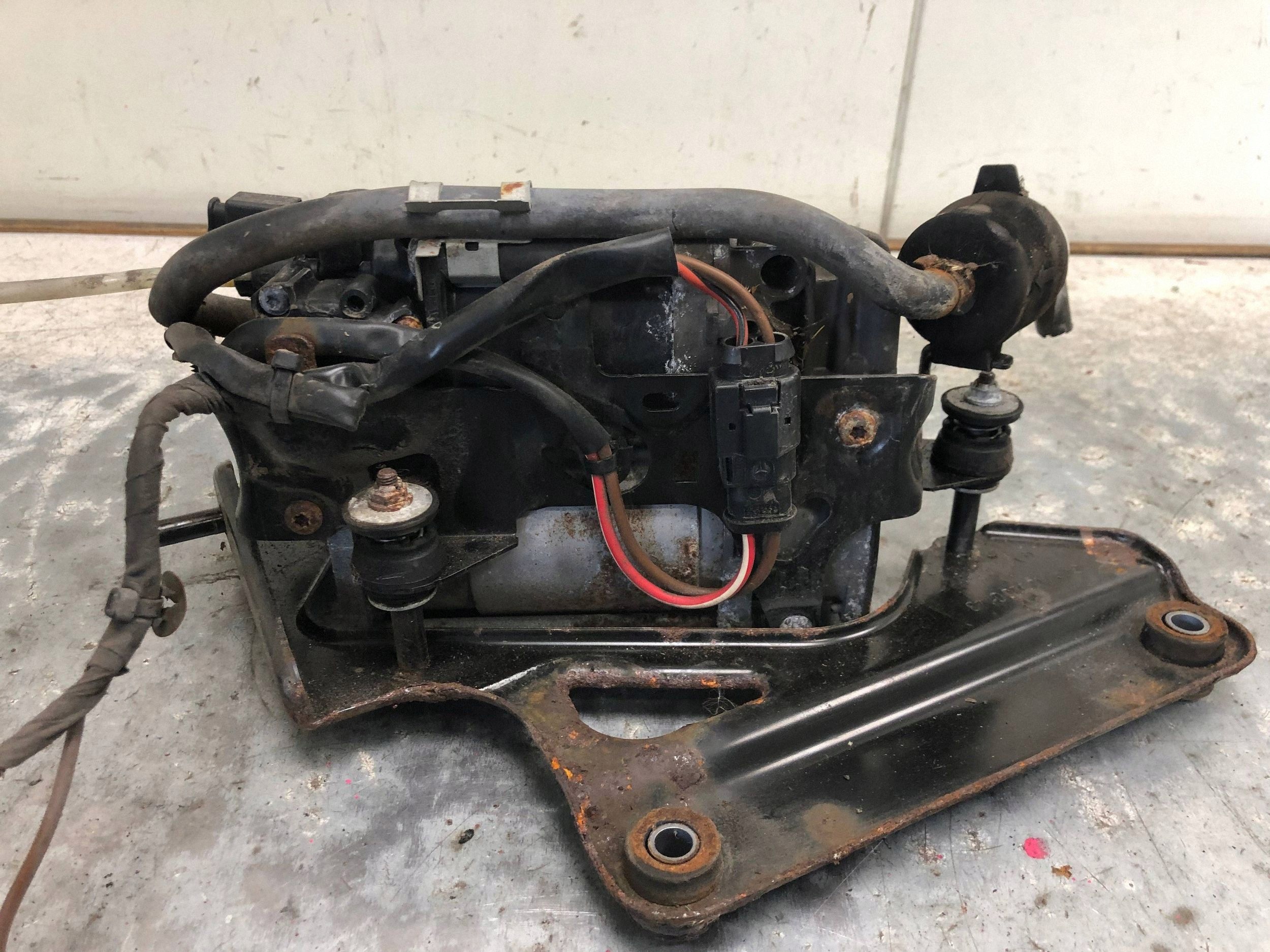compressor; pump springing MERCEDES W212 KOMBI A2123200404