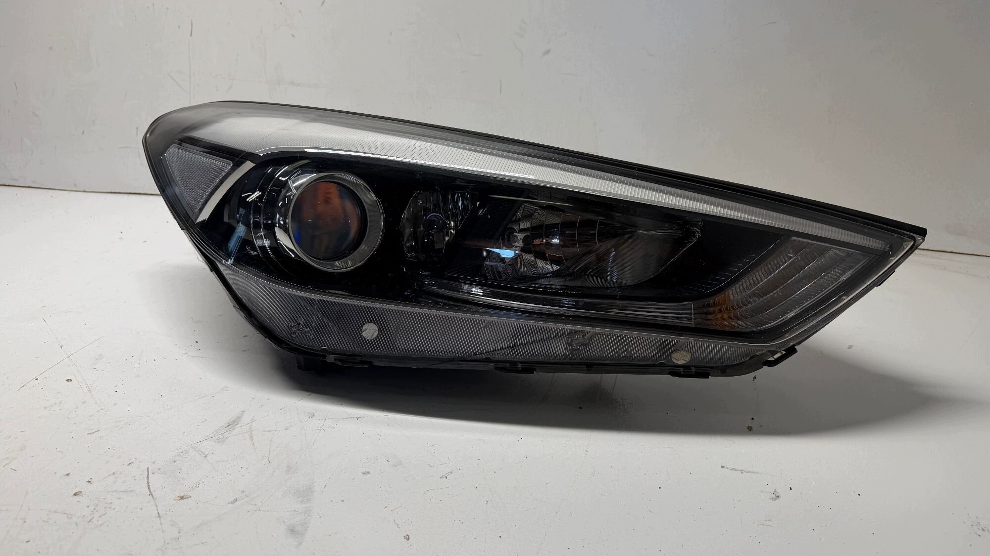 HYUNDAI TUCSON III light right right front front DOSWIETLANIE 15-18