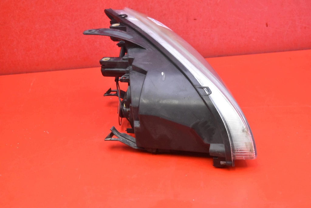 REFLEKTOR left light front EU FORD FOCUS MK2 04-08
