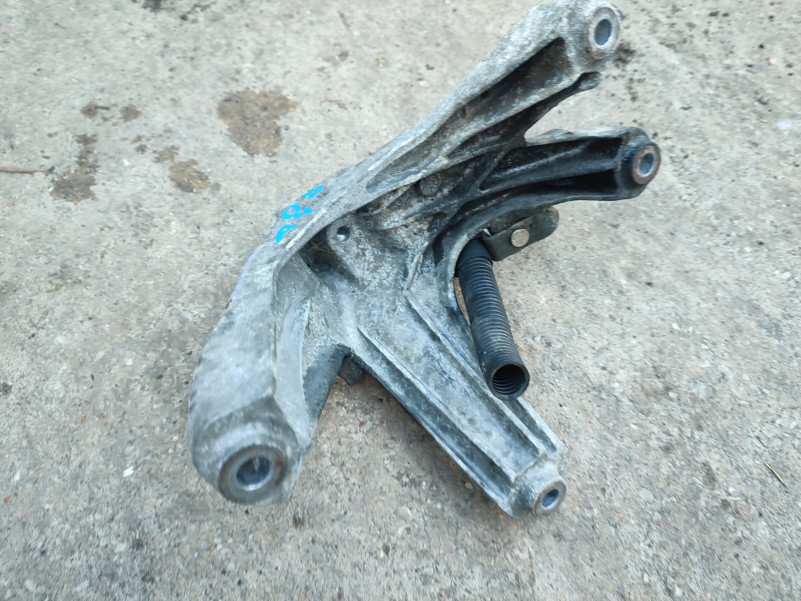 engine mount Audi A4 B8 2.0 TDI 8K0993083