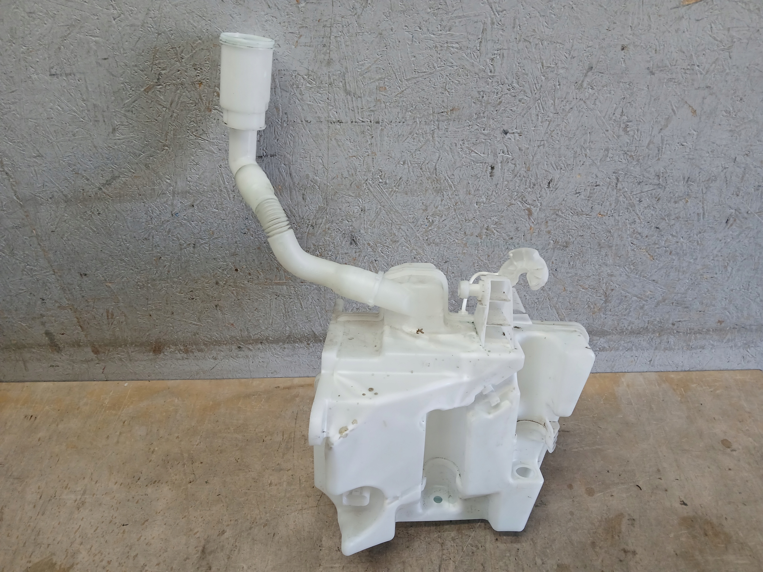 washer fluid tank VW POLO 6C 14- 6C0955453