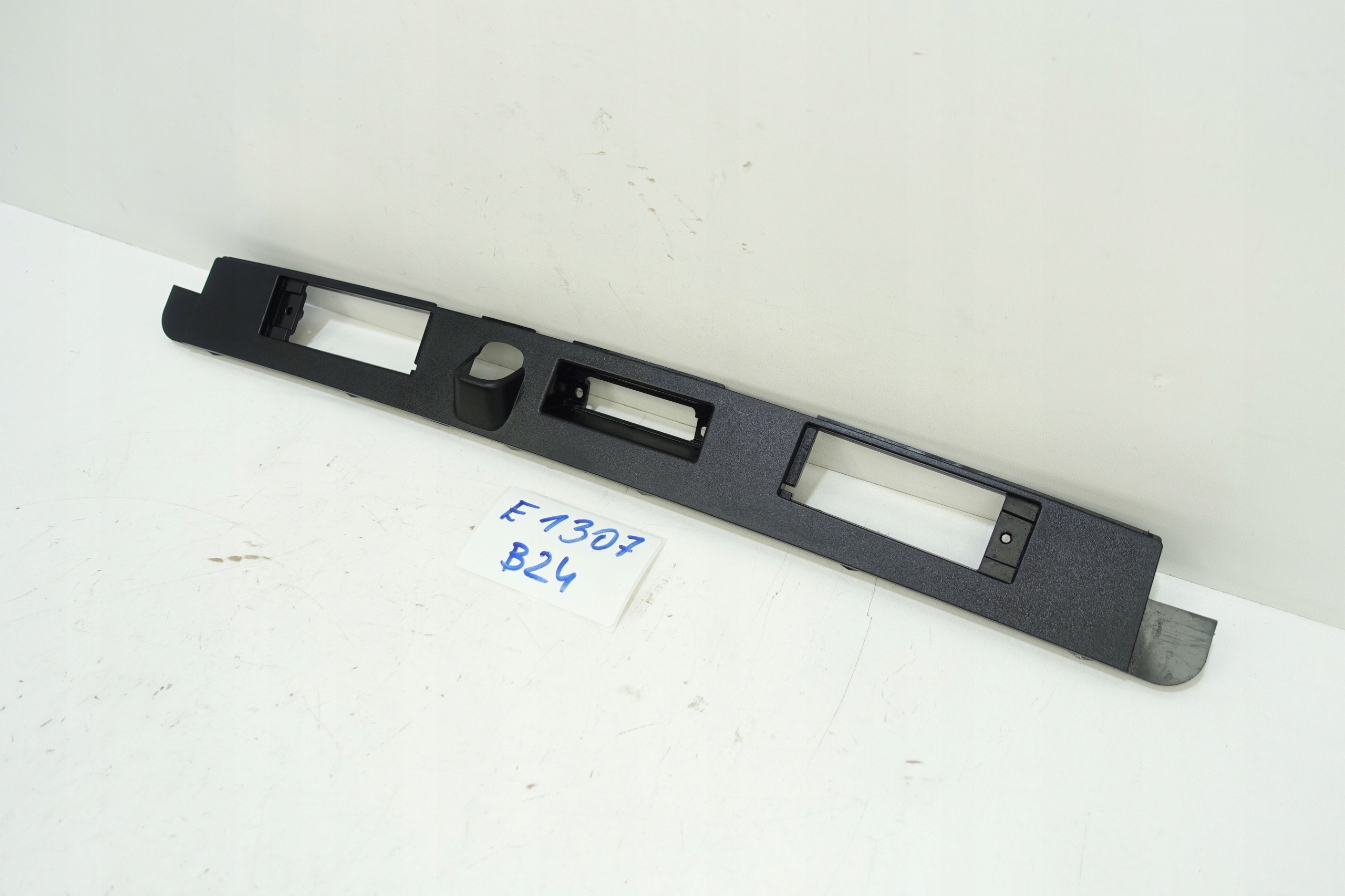cap holder KAMERY diodes KIA CEED III 2018